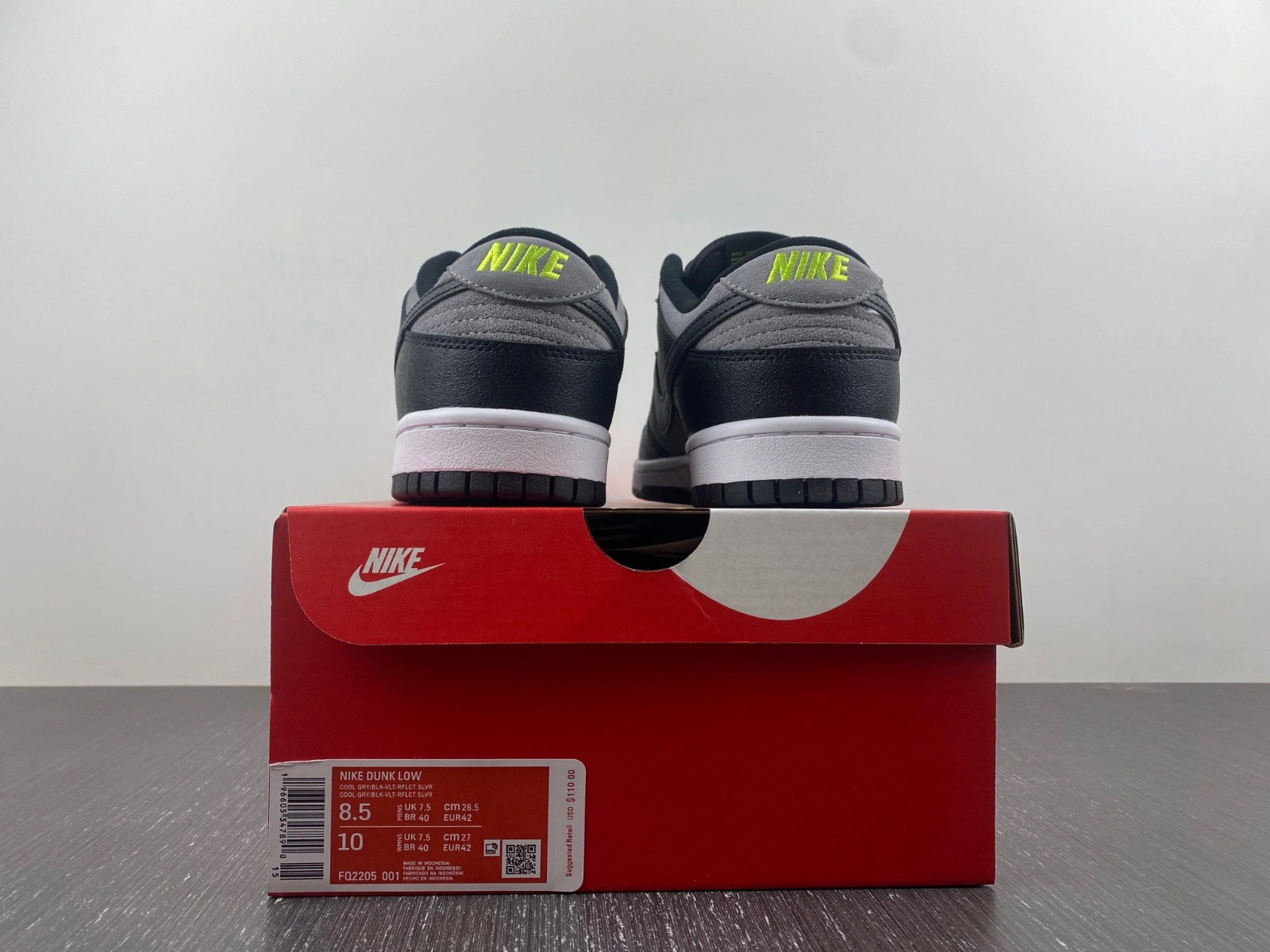 Dunk Low Black Grey Green Strike FQ2205- Seasonal 165