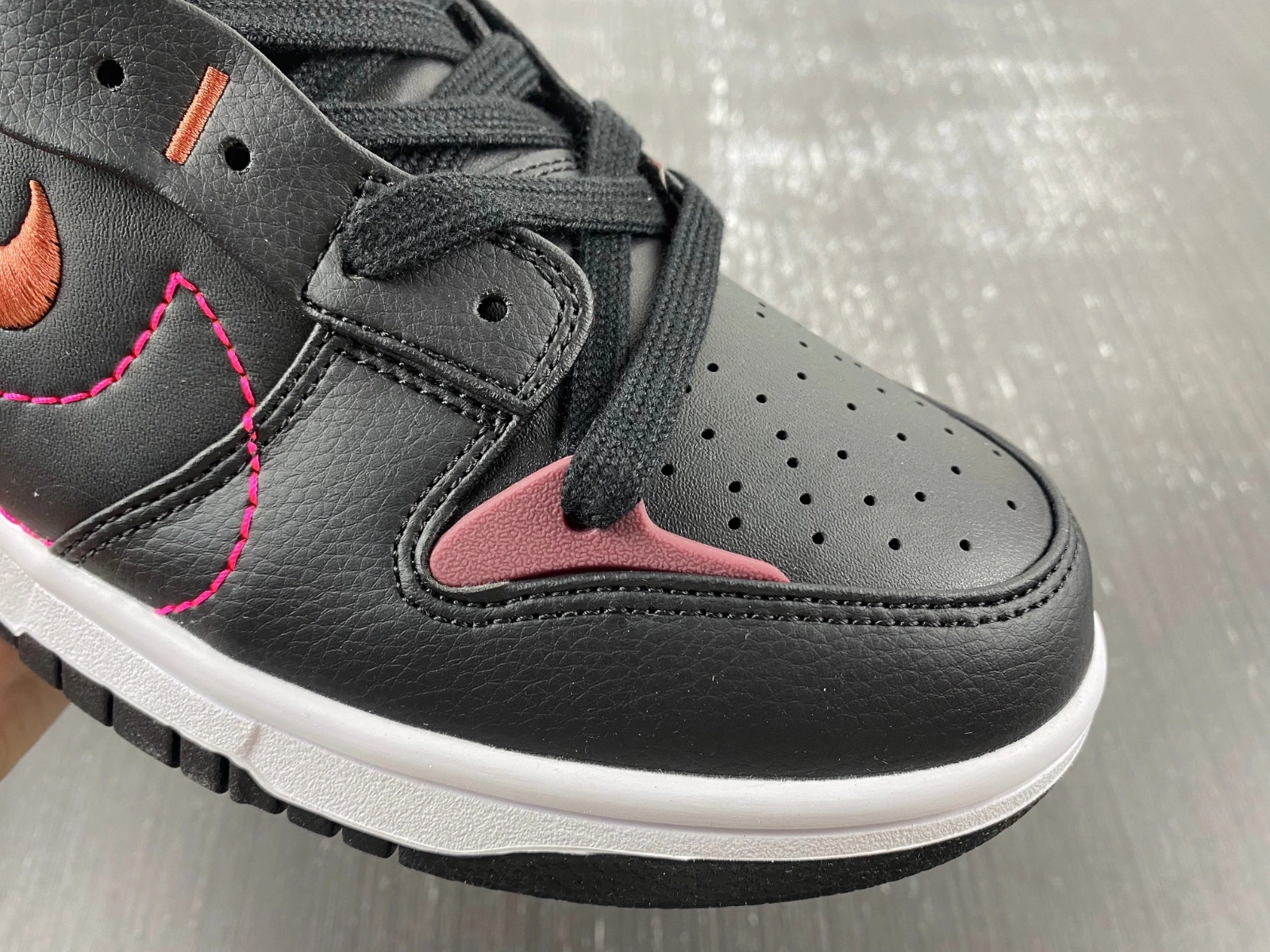 QuickDry Dunk Low Disrupt 2 Black Dark Beetroot DH4402- 77