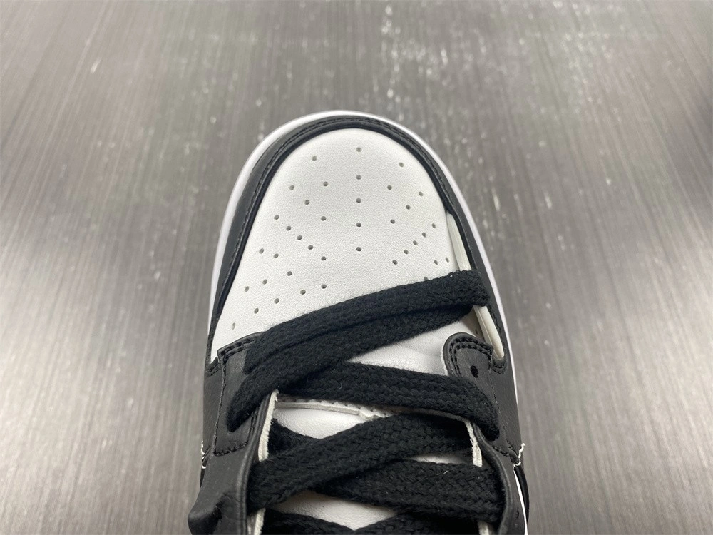 Dunk Low Disrupt 2 Panda DV4024- FashionForward 344
