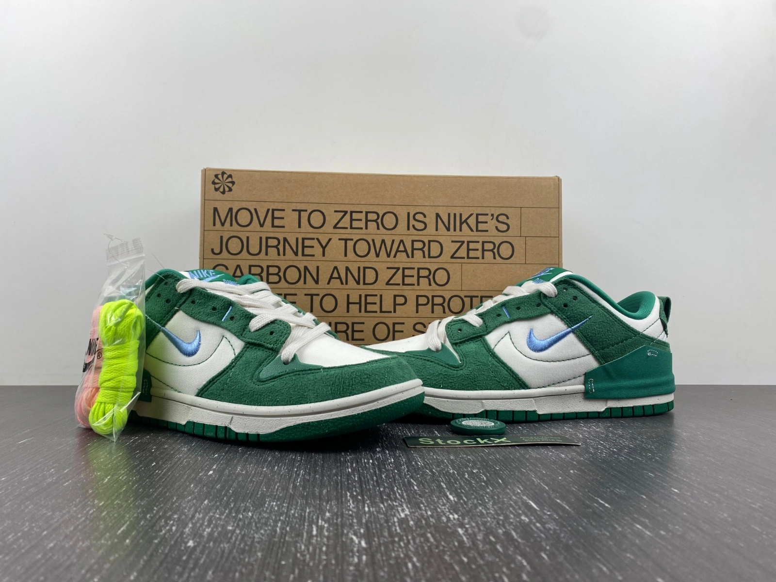 Resilient Dunk Low Disrupt 2 Phantom University Blue DH4402- 85