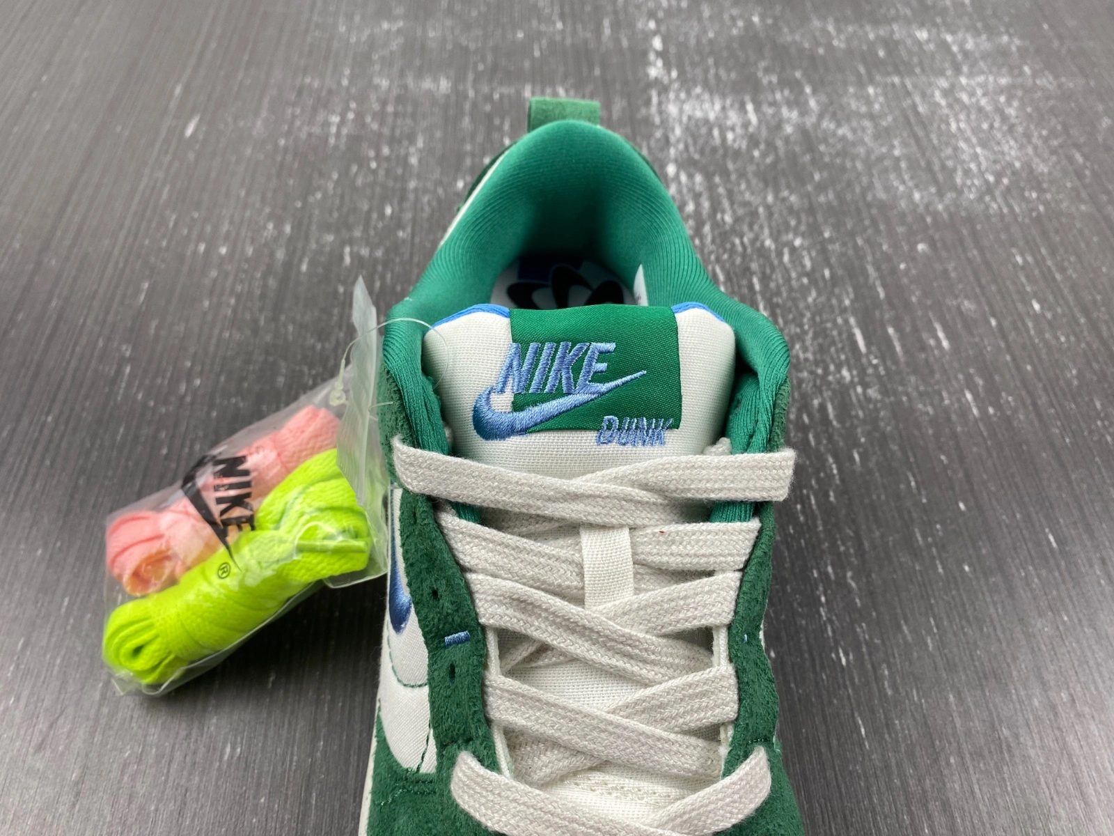 Resilient Dunk Low Disrupt 2 Phantom University Blue DH4402- 85