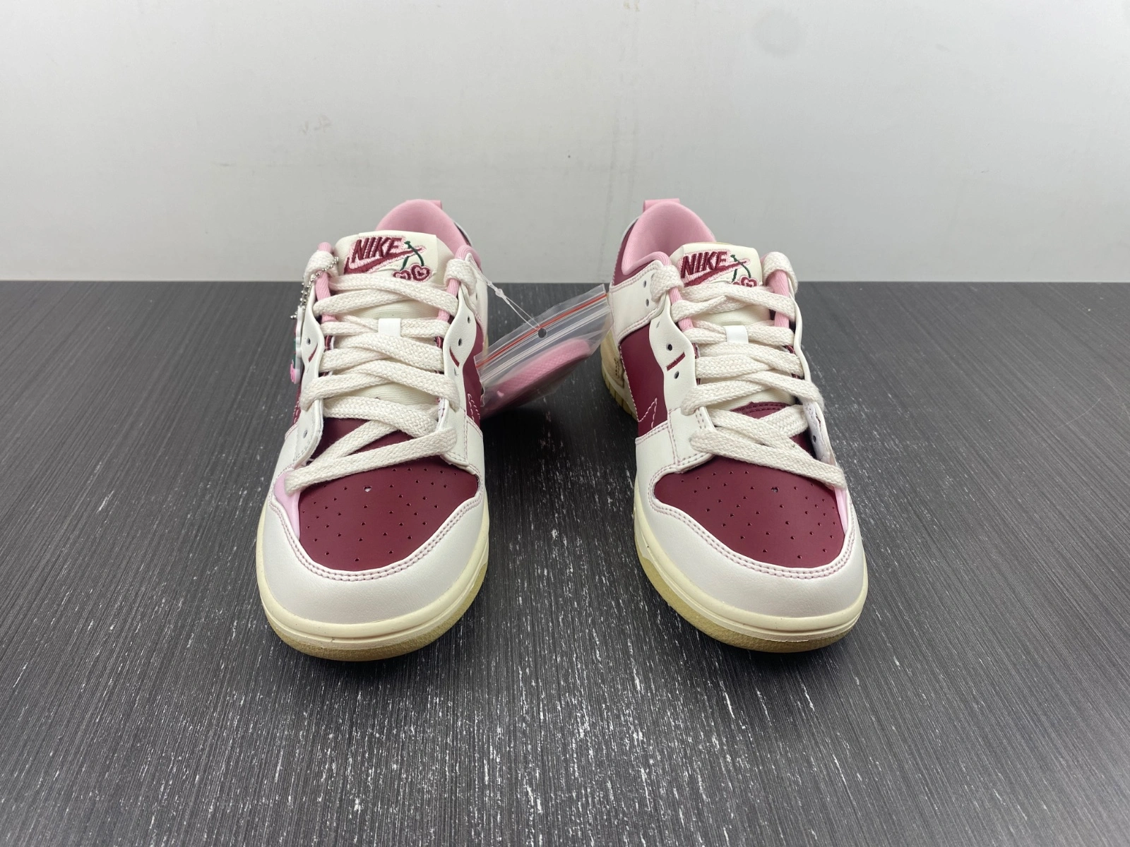 FlexibleFit Dunk Low Disrupt 2 Valentine's Day (2023) FD4617- 199