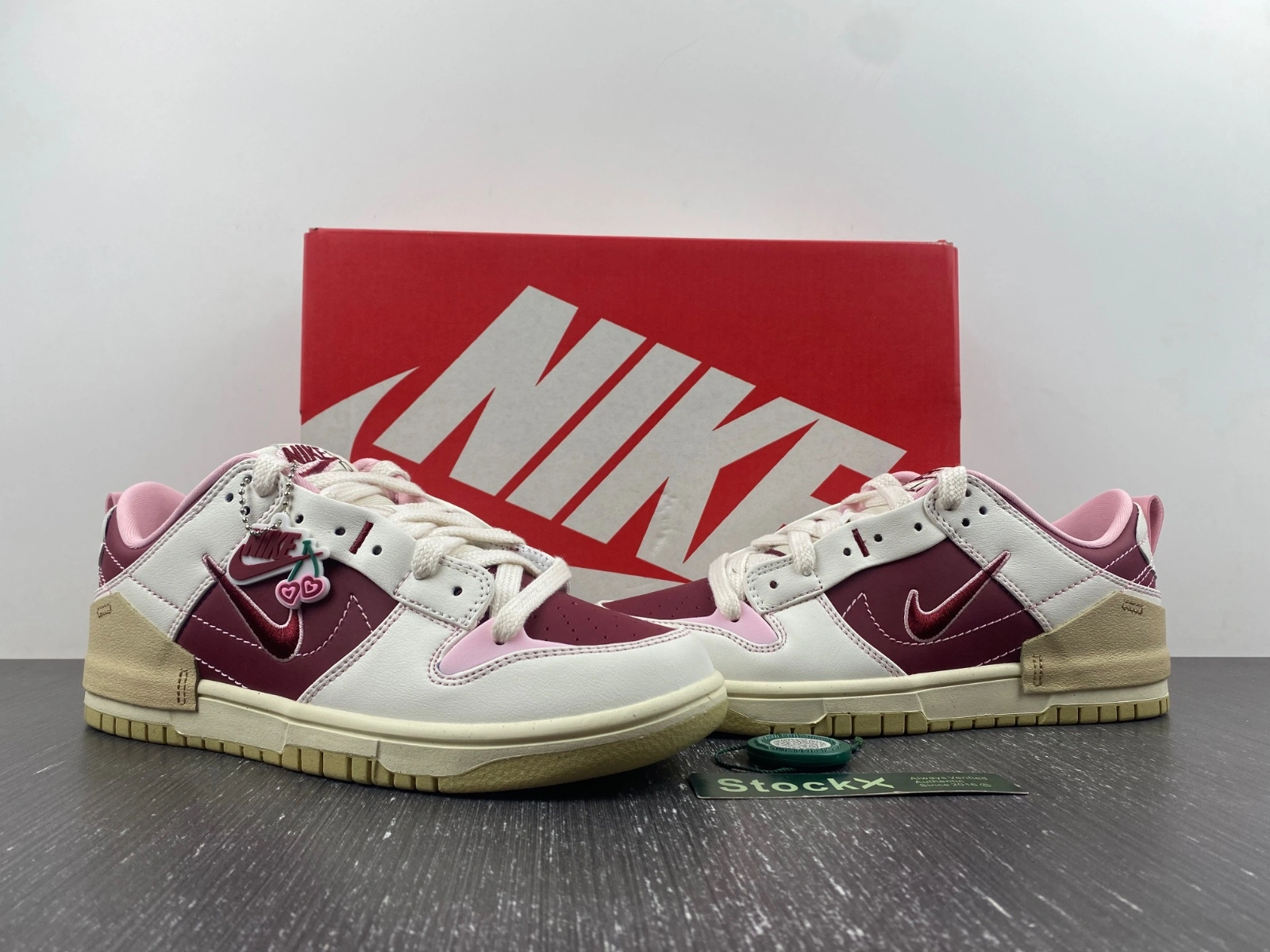 FlexibleFit Dunk Low Disrupt 2 Valentine's Day (2023) FD4617- 199