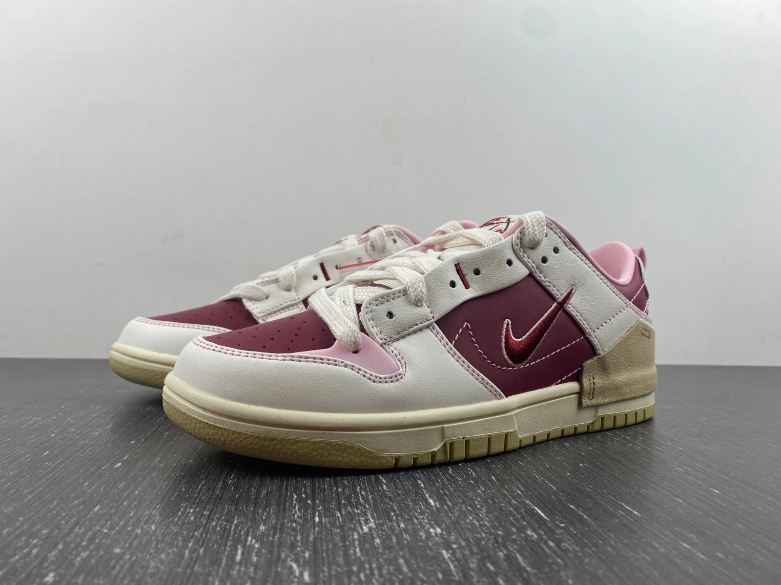 FlexibleFit Dunk Low Disrupt 2 Valentine's Day (2023) FD4617- 199