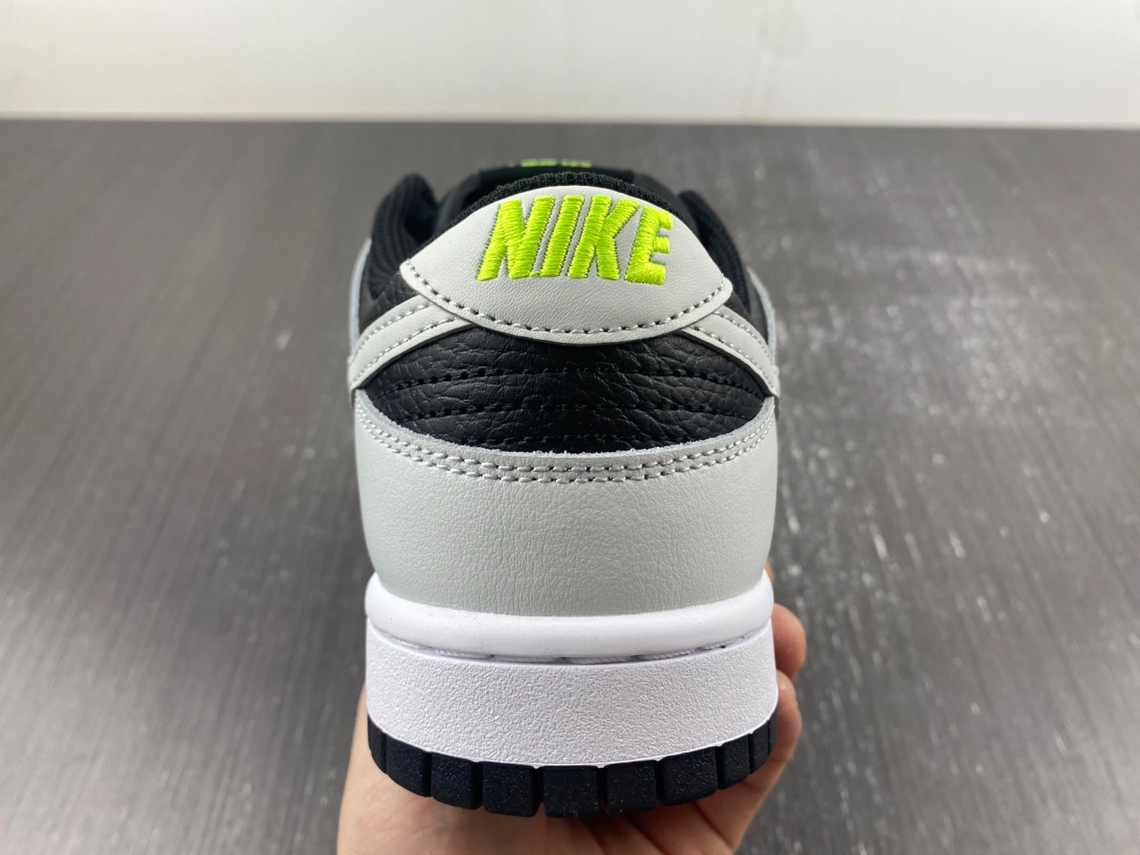 Versatile Dunk Low Grey Panda Volt FD9756- 196