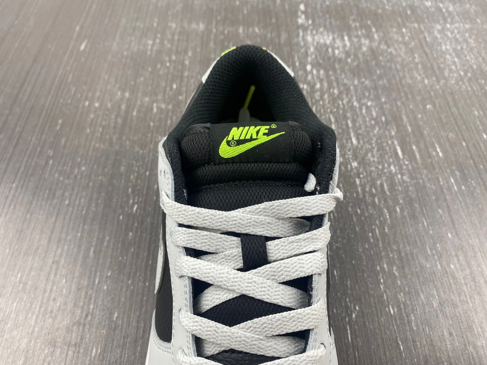 Versatile Dunk Low Grey Panda Volt FD9756- 196