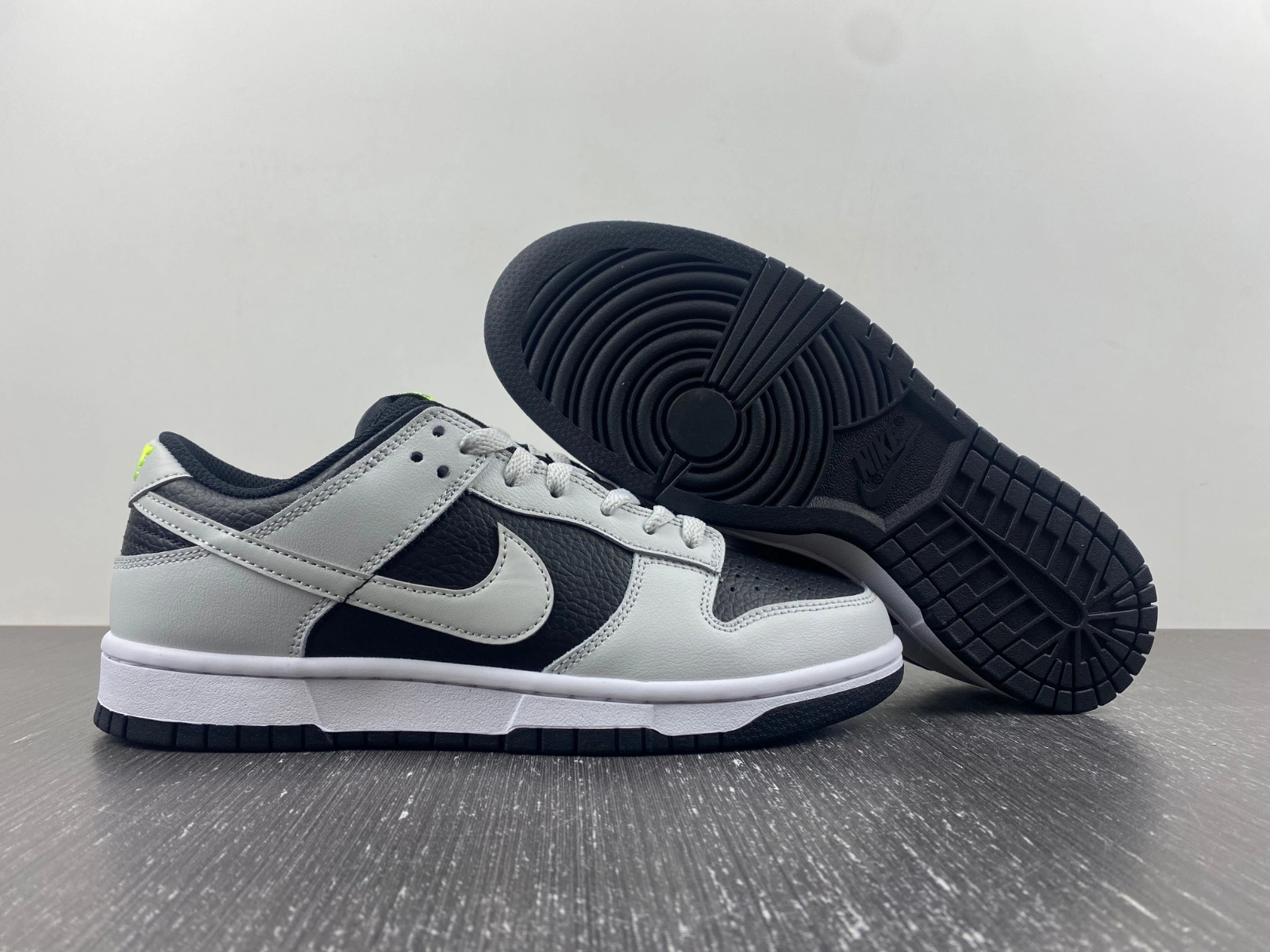Versatile Dunk Low Grey Panda Volt FD9756- 196