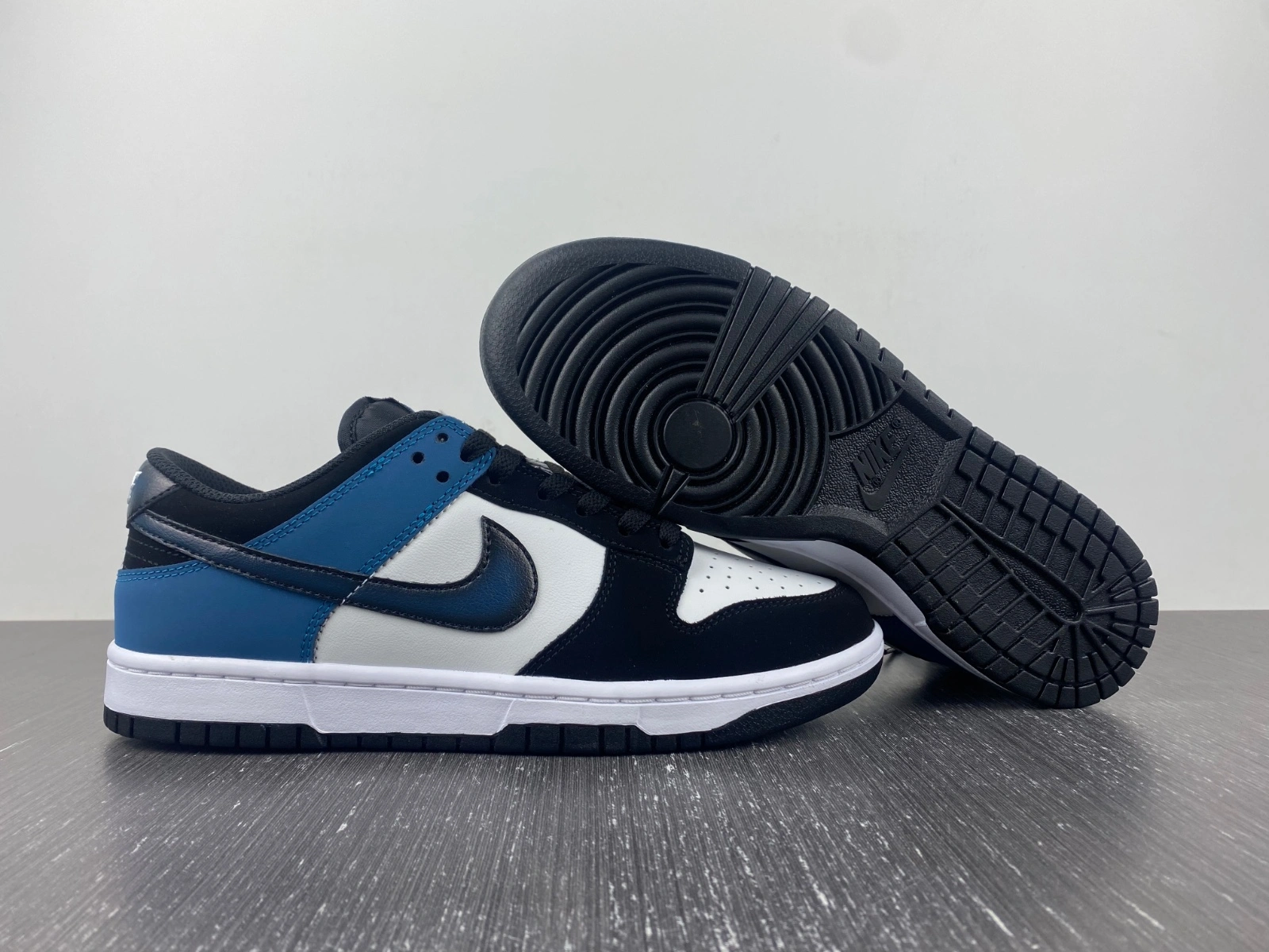 Snug Dunk Low Industrial Blue FD6923- 239