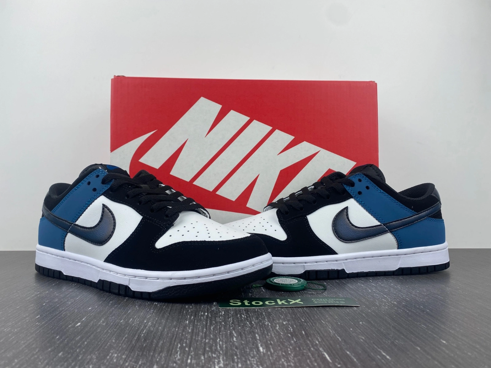 Snug Dunk Low Industrial Blue FD6923- 239