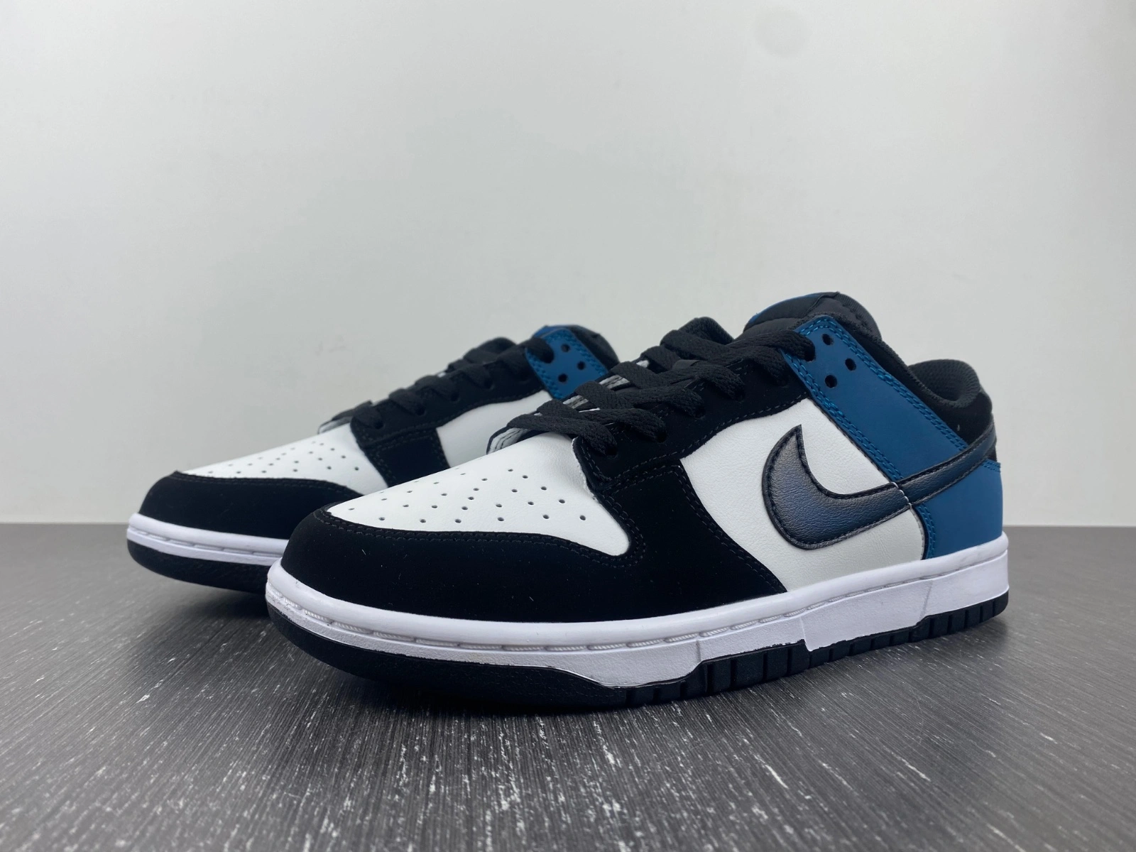 Snug Dunk Low Industrial Blue FD6923- 239