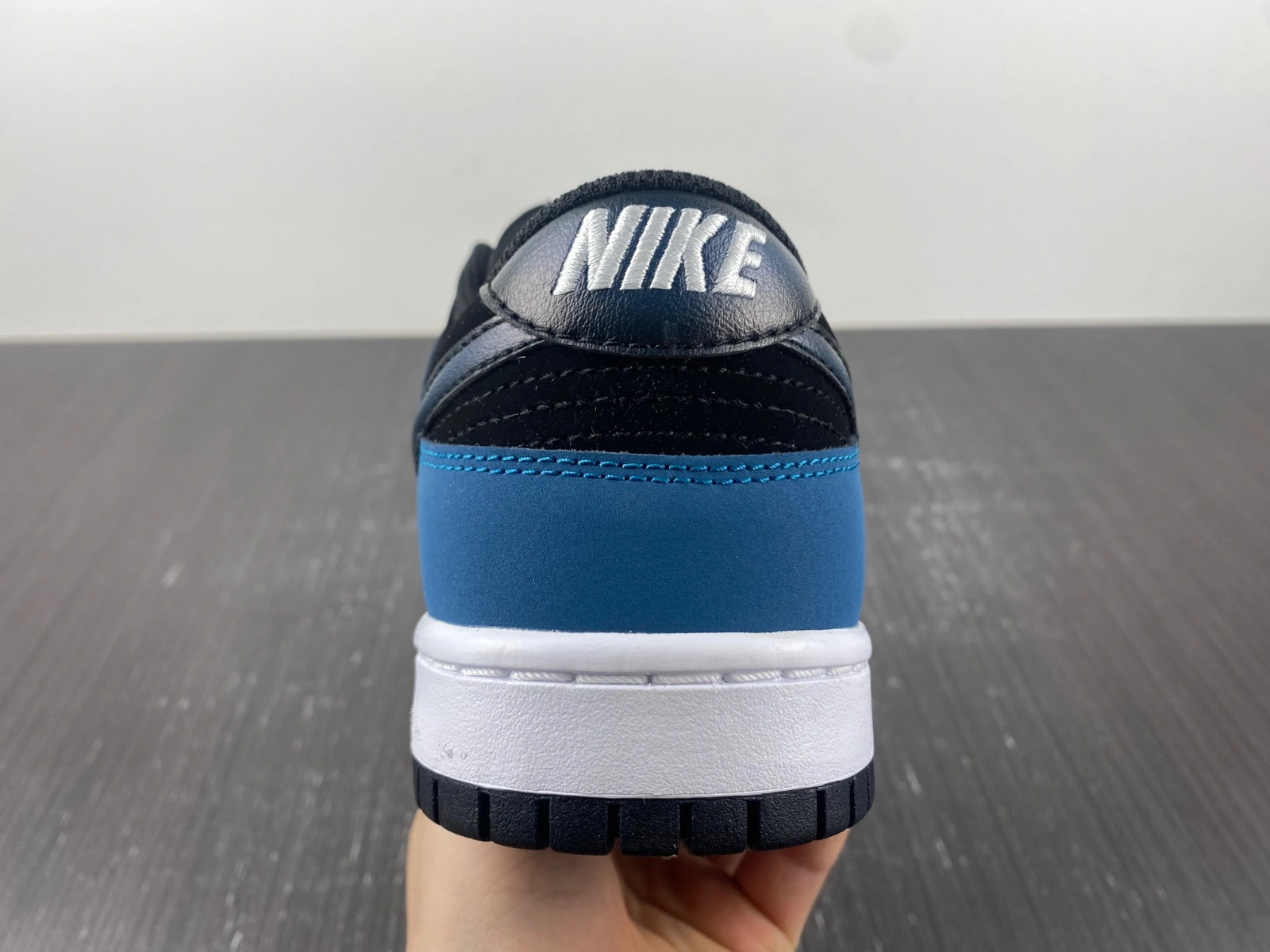 Snug Dunk Low Industrial Blue FD6923- 239