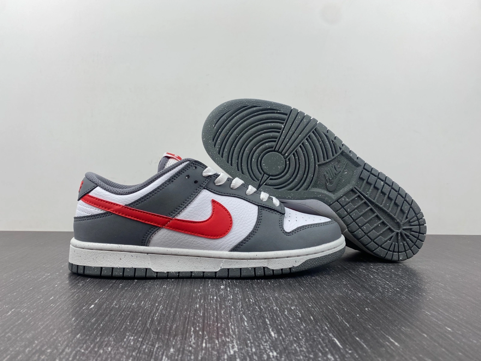 Effortless Dunk Low Next Nature Smoke Grey Light Crimson FB8038- 156