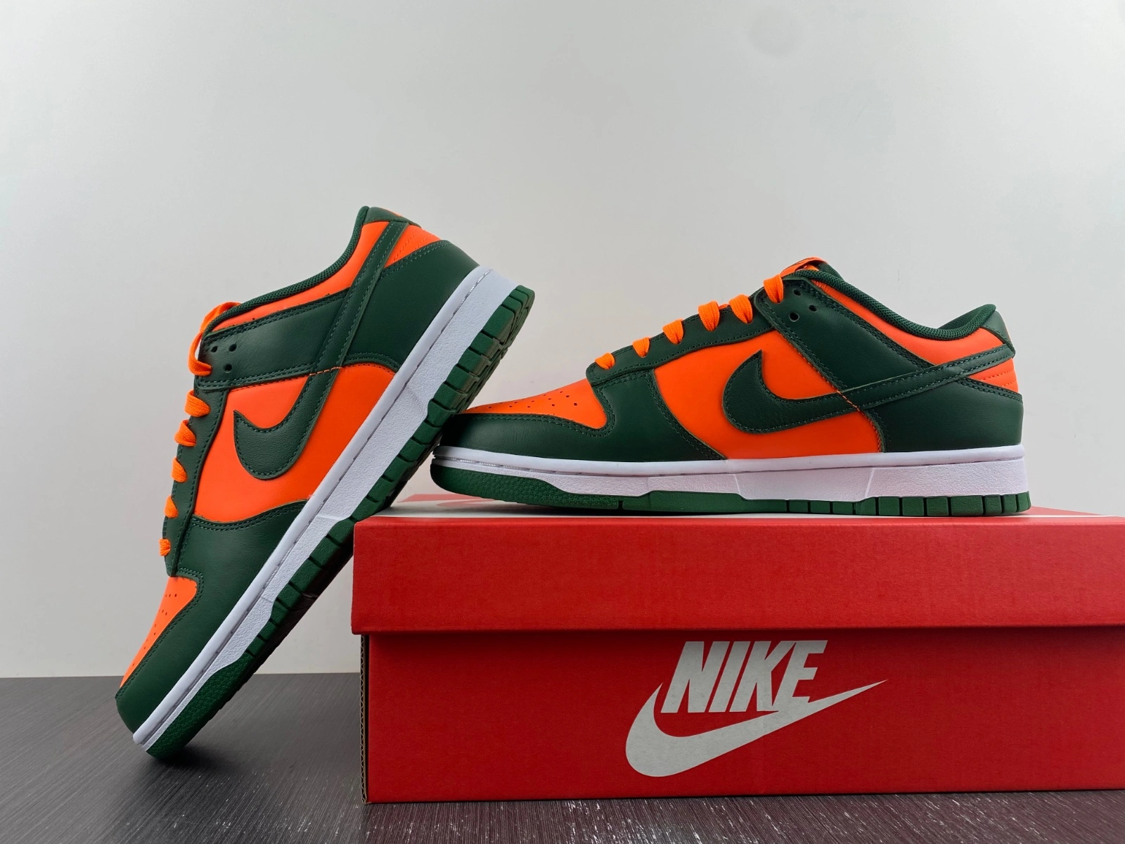 SmoothTexture Dunk Low Retro Miami Hurricanes DD1391- 283