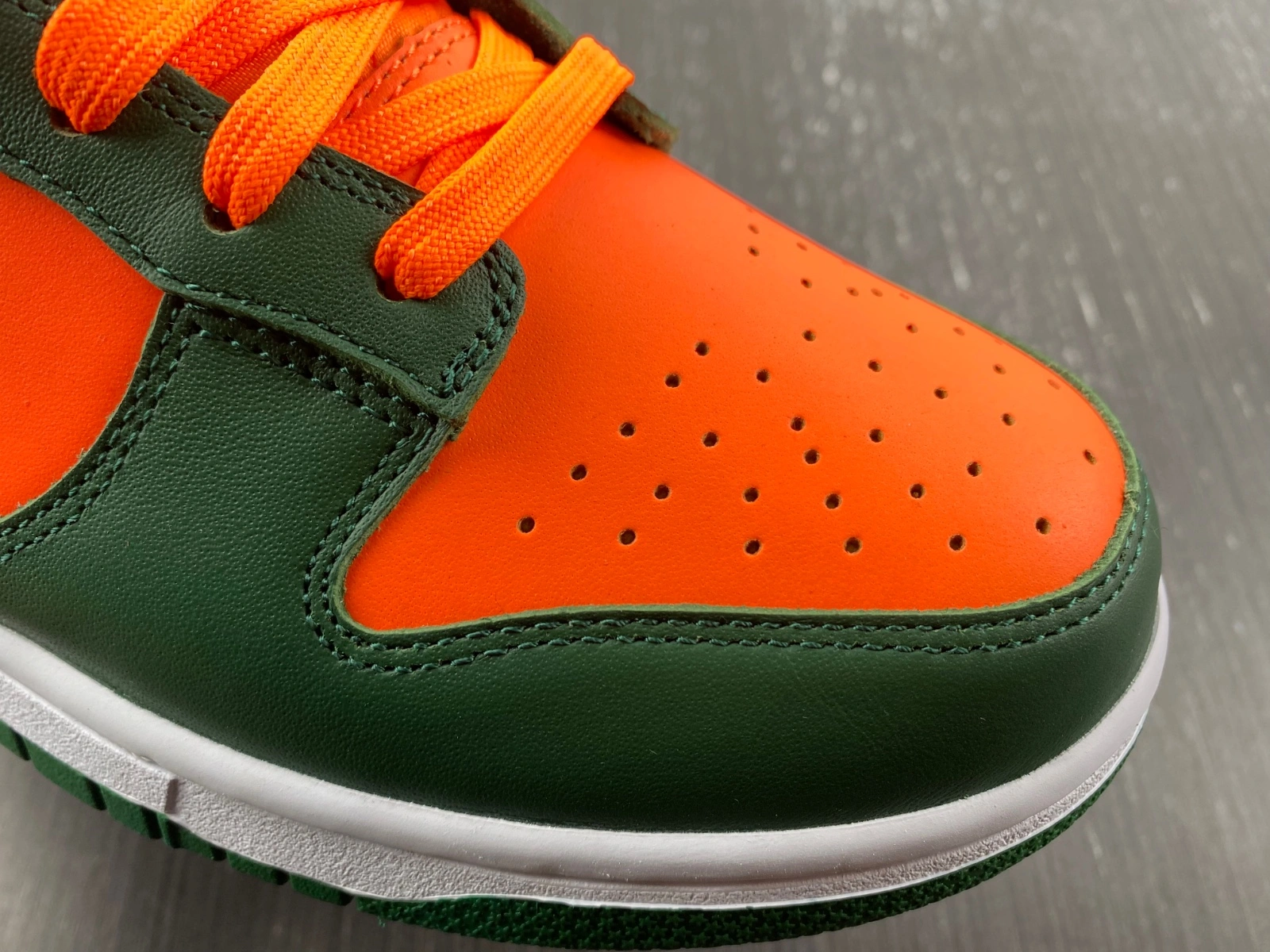 SmoothTexture Dunk Low Retro Miami Hurricanes DD1391- 283