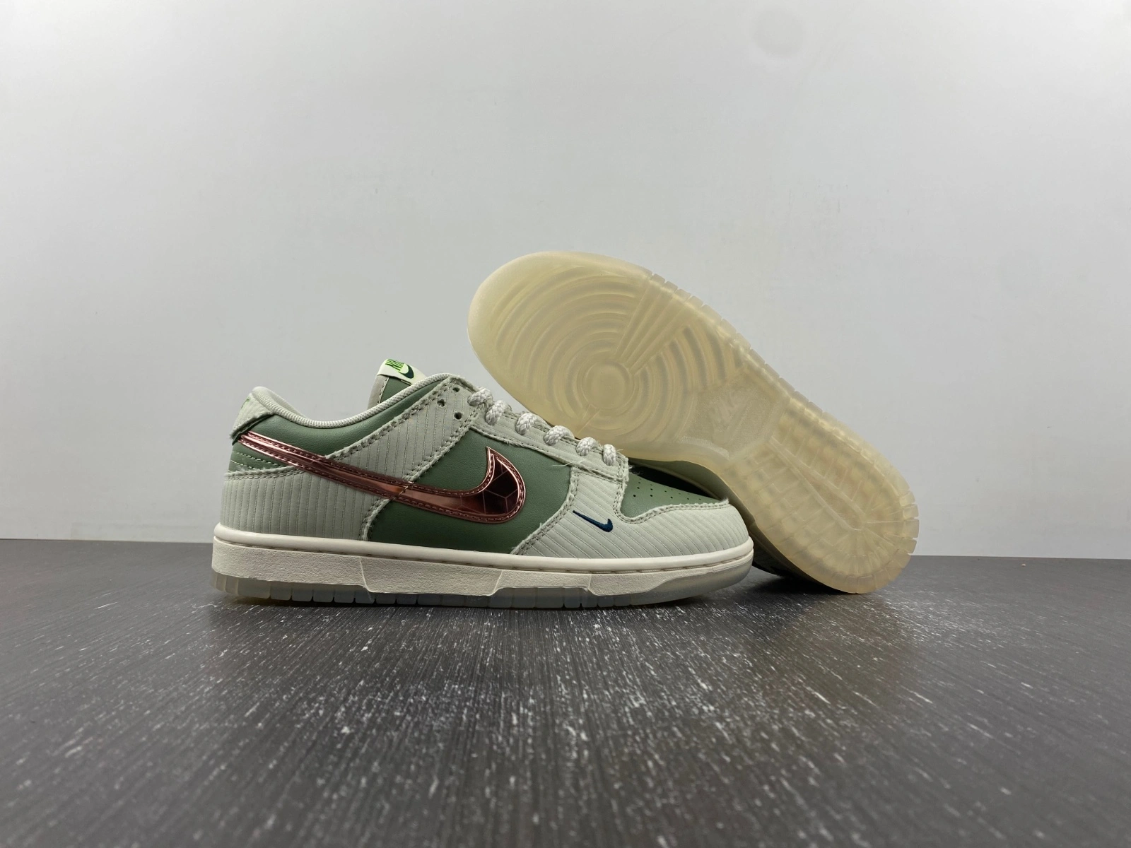 Dunk Low Retro PRM Kyler Murray Be 1 of One FQ0269- OnTrend 38