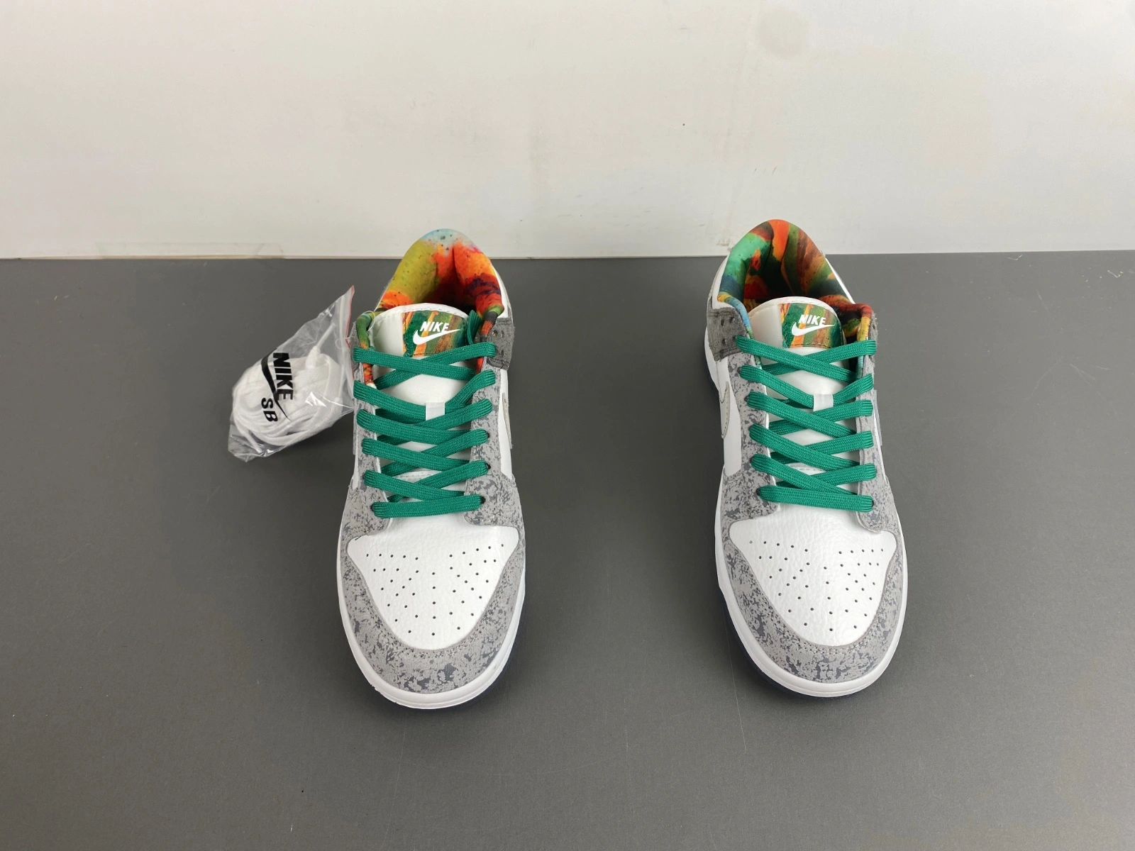 Durable Dunk Low Retro  Philly HF4840- 19