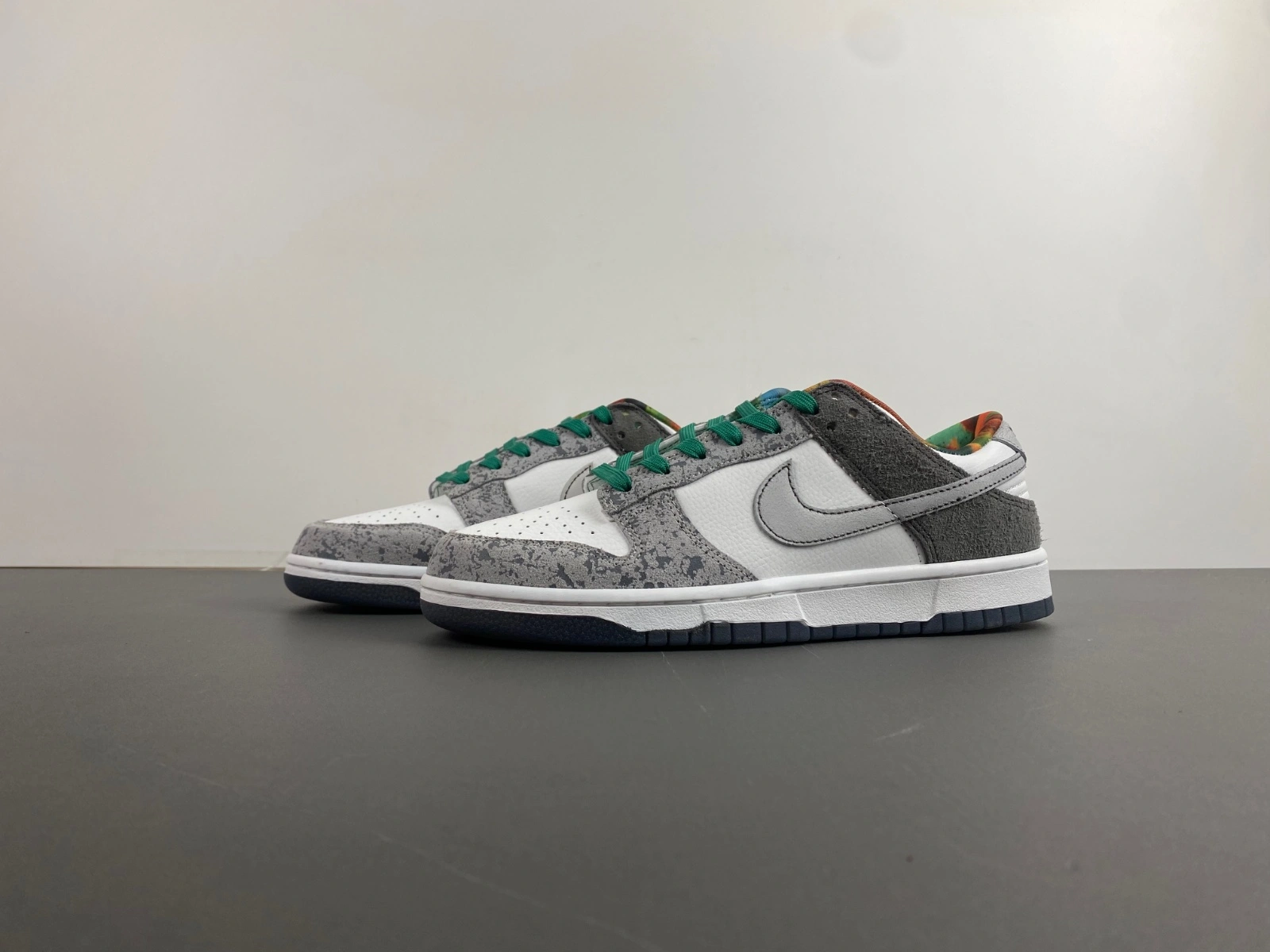 Durable Dunk Low Retro  Philly HF4840- 19
