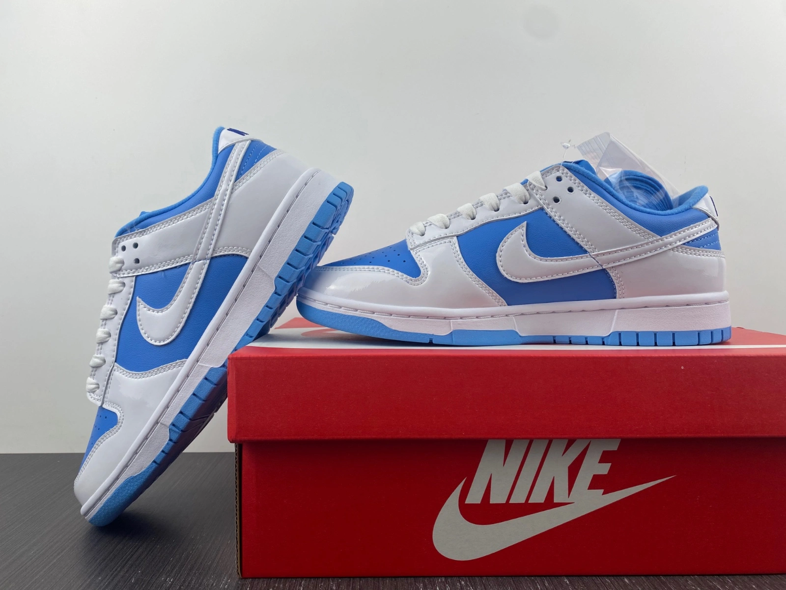 Dunk Low Reverse UNC DJ9955- Neat 301