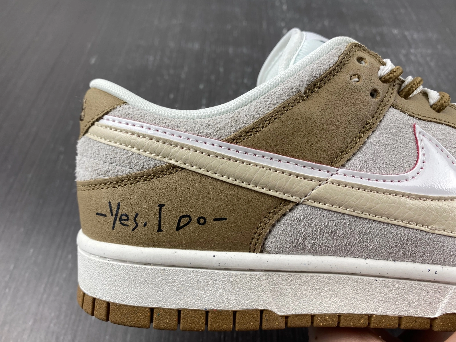Soft Dunk Low SE 85 Double Swoosh Brown DO9457- 180