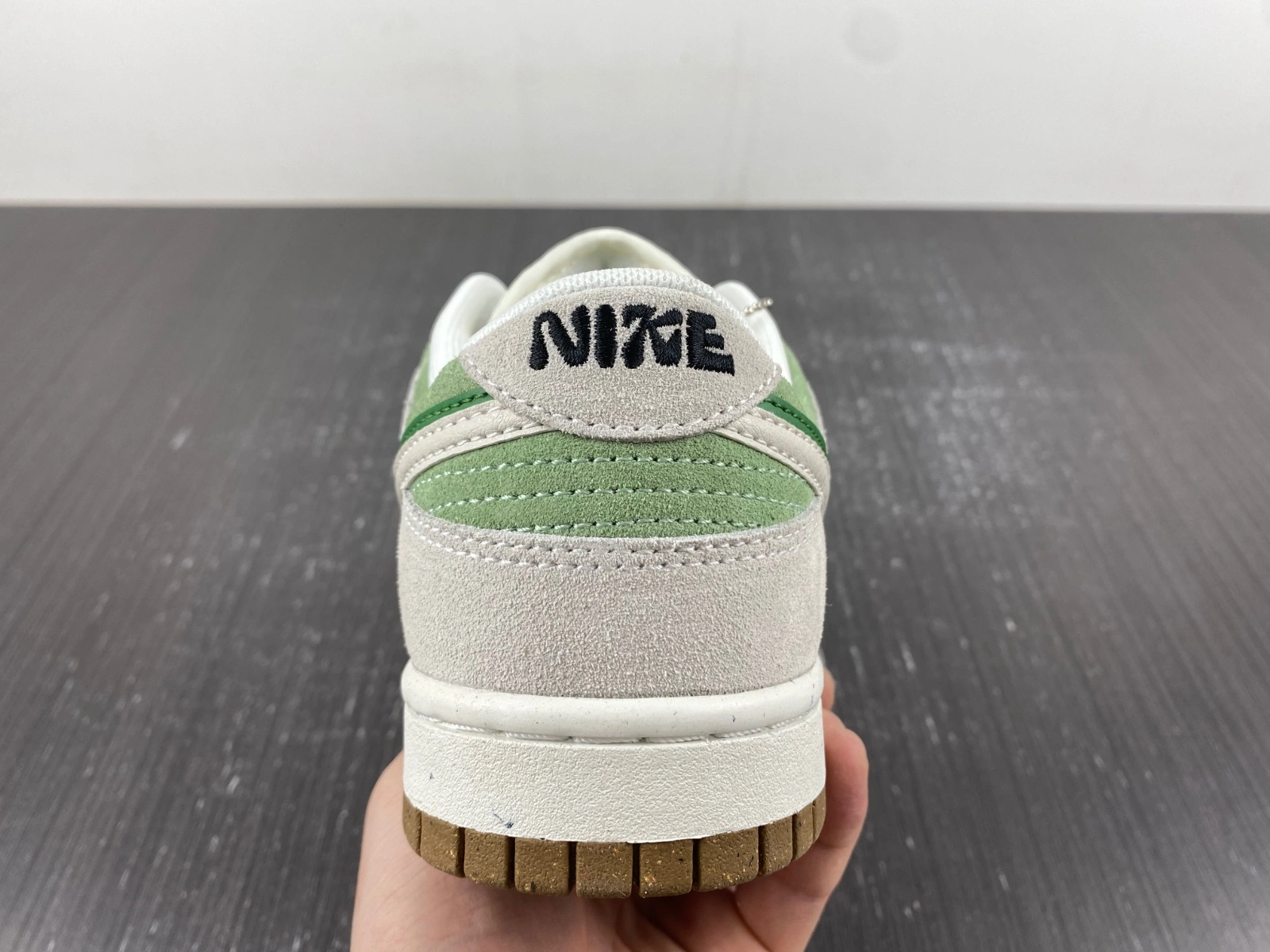 Reliable Dunk Low SE 85 Double Swoosh avocado D09457- 227