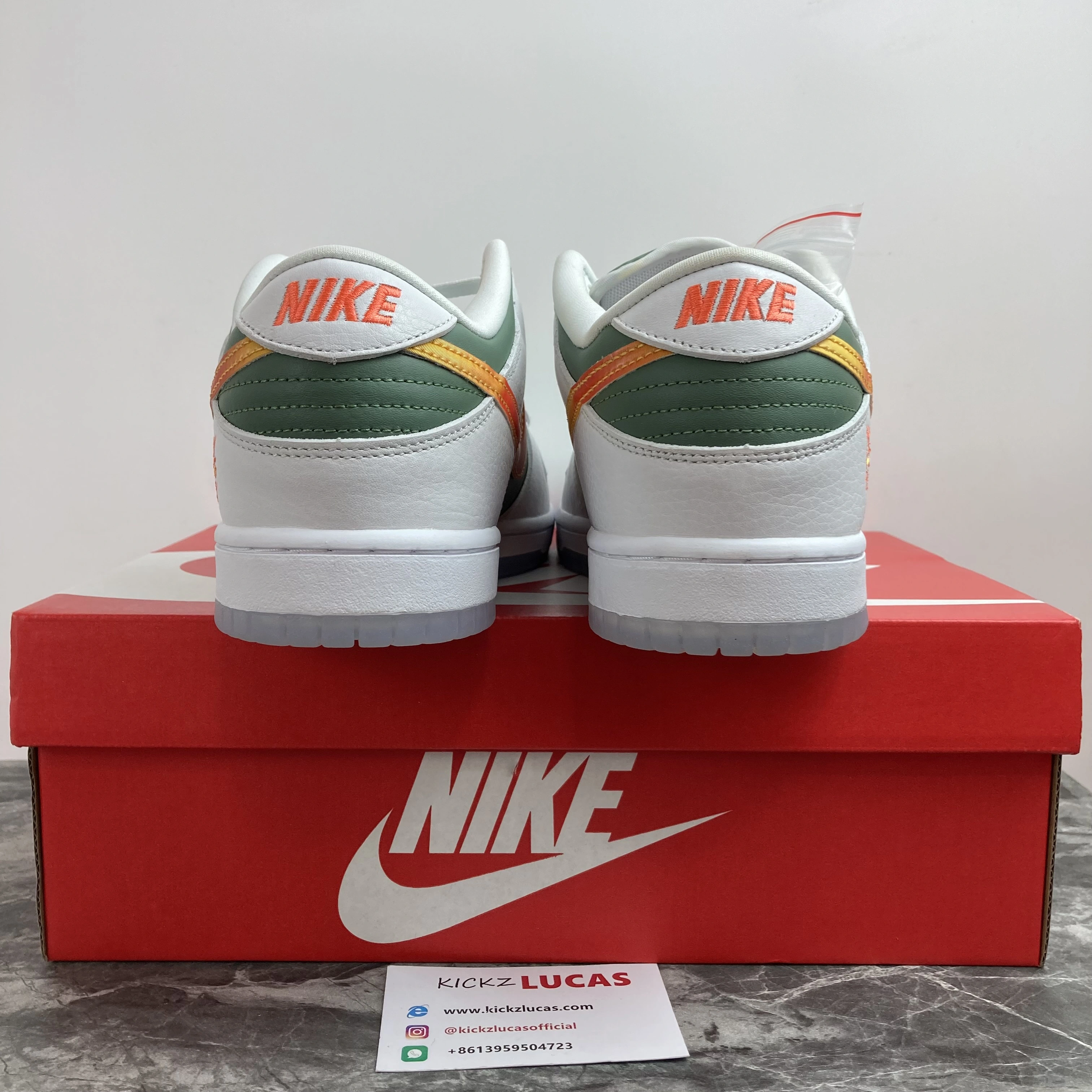 UrbanChic Dunk Low SE NY vs. NY DN2489- 568