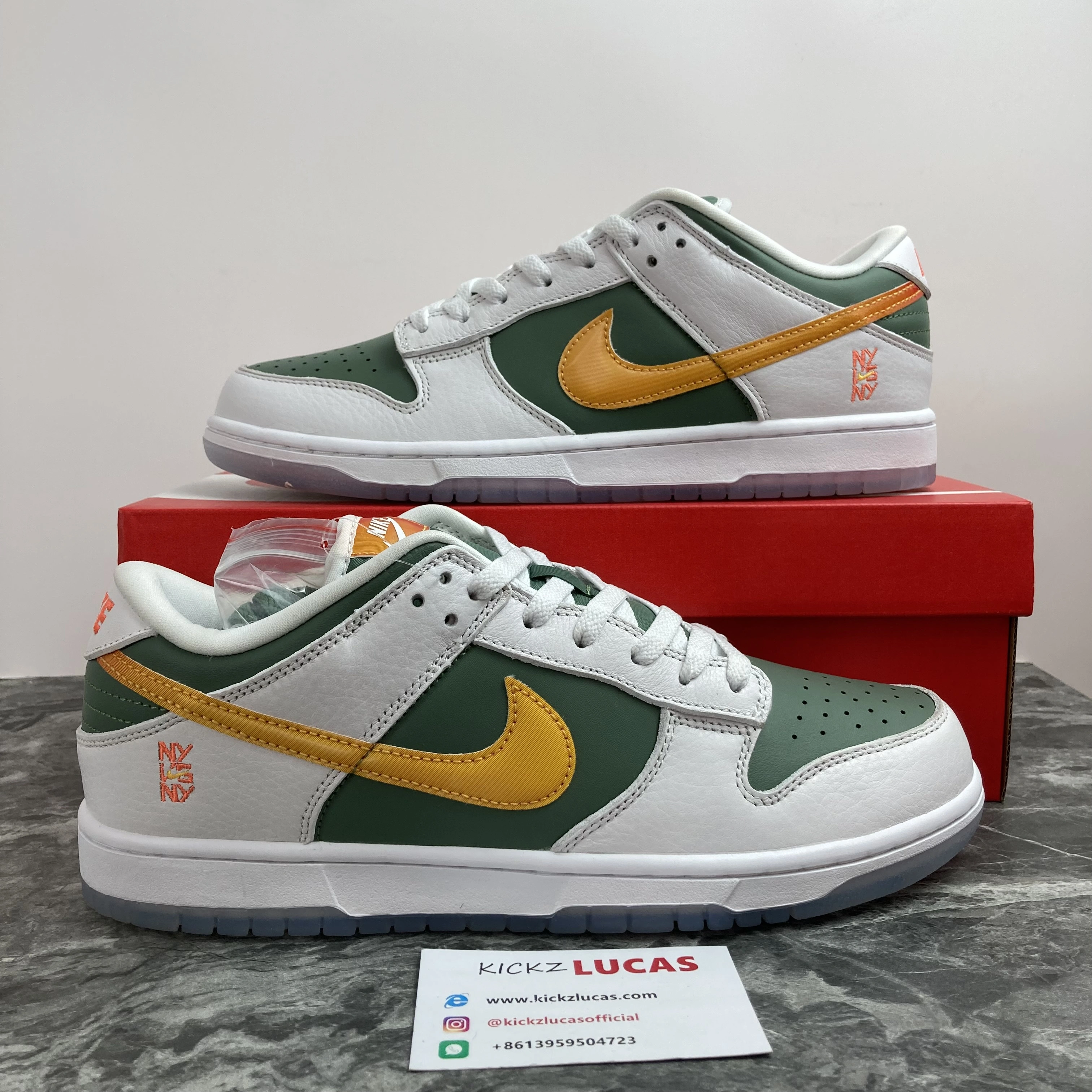 UrbanChic Dunk Low SE NY vs. NY DN2489- 568