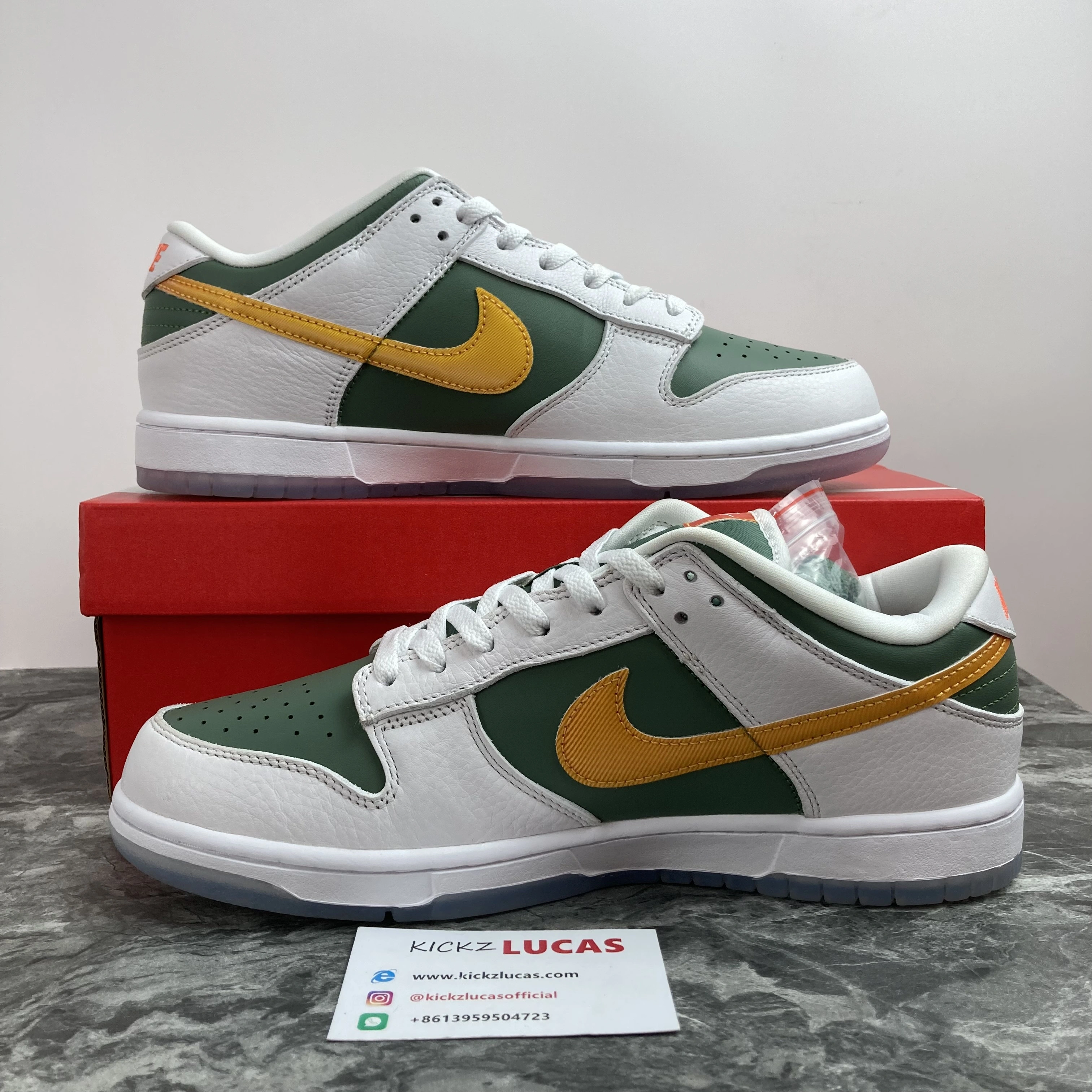 UrbanChic Dunk Low SE NY vs. NY DN2489- 568