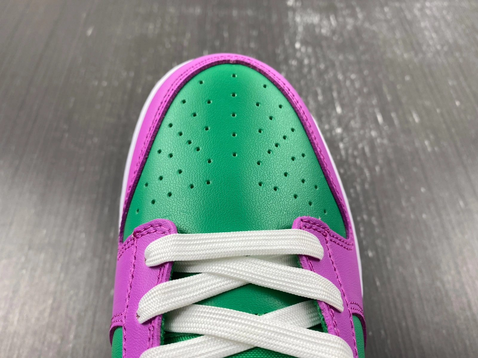 Unisex Dunk Low Stadium Green Fuchsia FD9924- 192