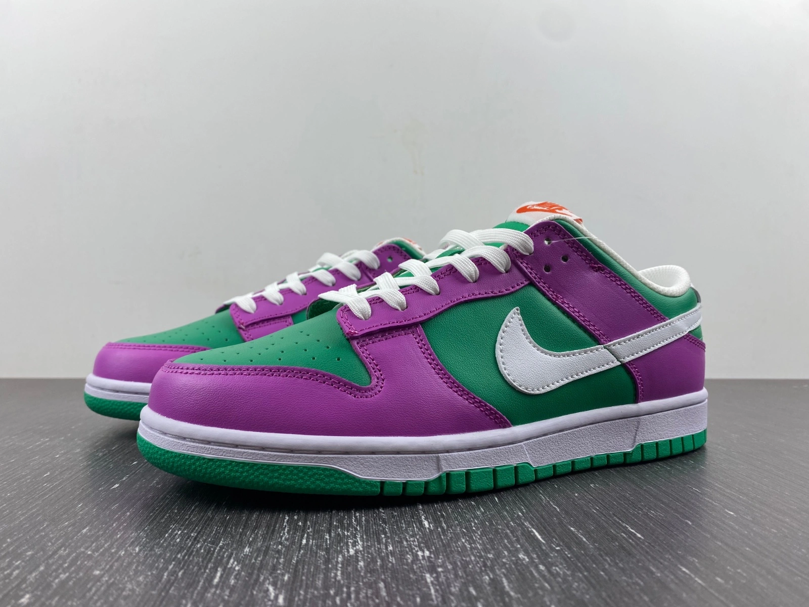 Unisex Dunk Low Stadium Green Fuchsia FD9924- 192