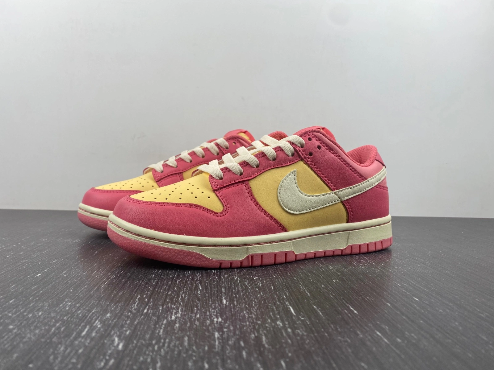 EyeCatching Dunk Low Strawberry Peach Cream DH9765- 161