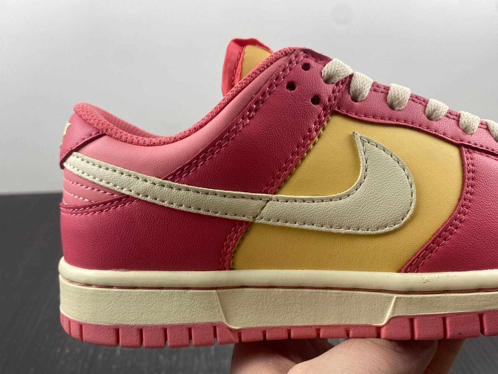 EyeCatching Dunk Low Strawberry Peach Cream DH9765- 161