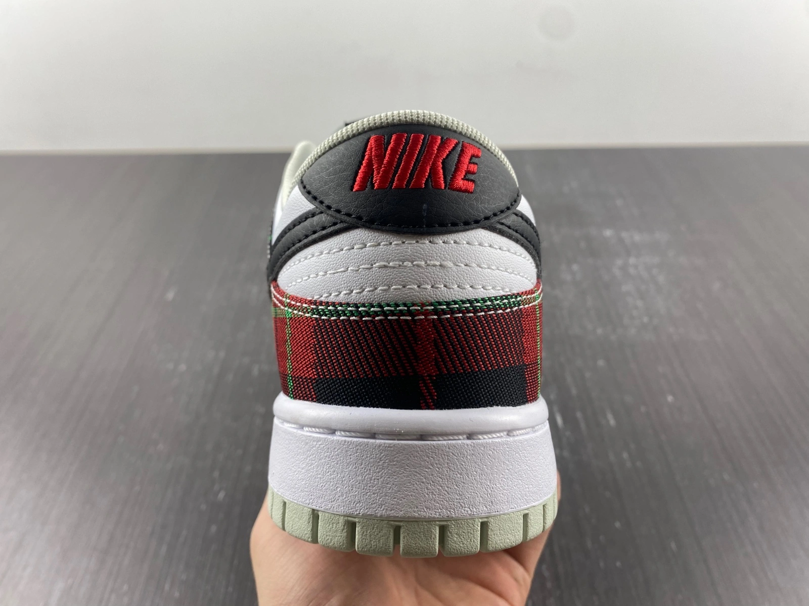 Timeless Dunk Low Tartan Plaid DV0827- 260