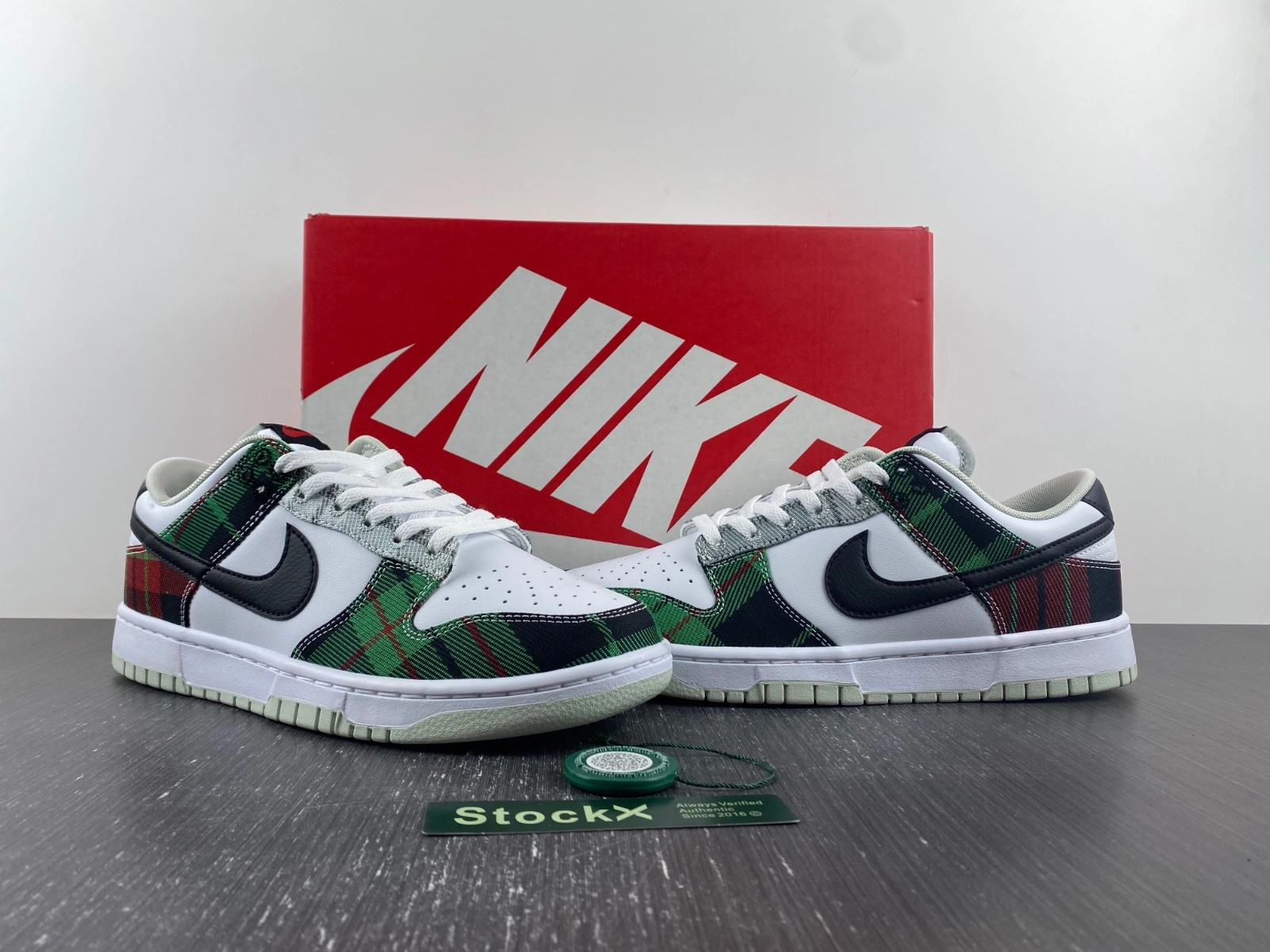 Timeless Dunk Low Tartan Plaid DV0827- 260