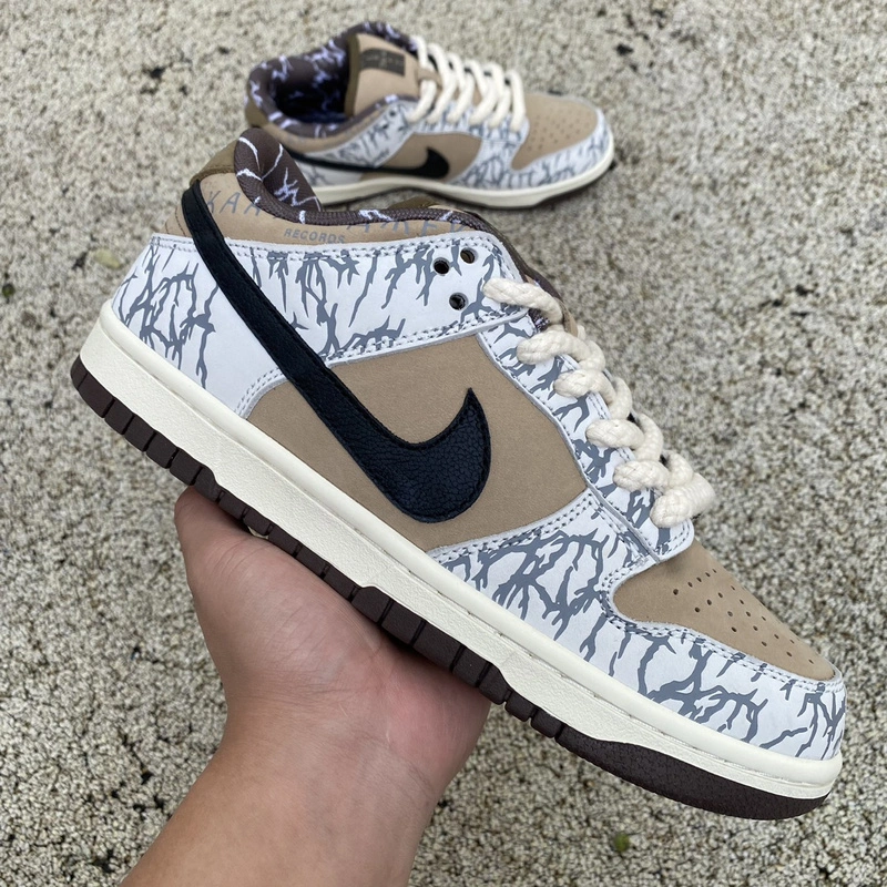 Versatile Dunk Low Travis Scott Crack CT5053- 89