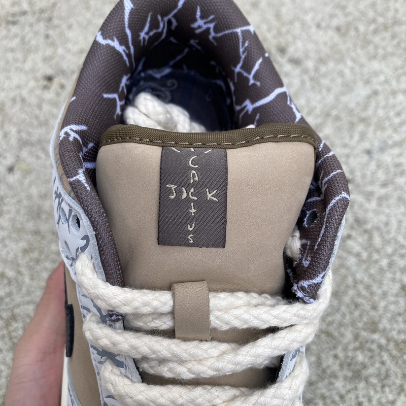 Versatile Dunk Low Travis Scott Crack CT5053- 89