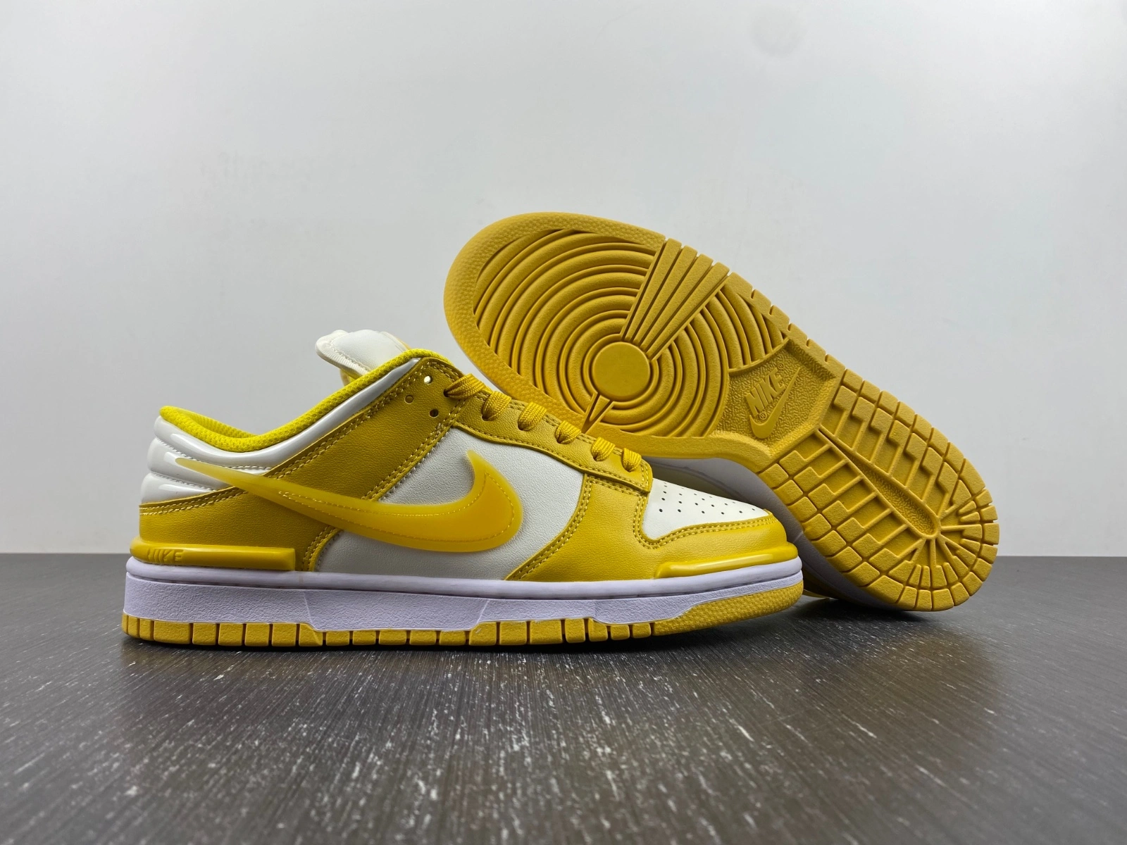 Versatile Dunk Low Twist Vivid Sulfur DZ2794- 175