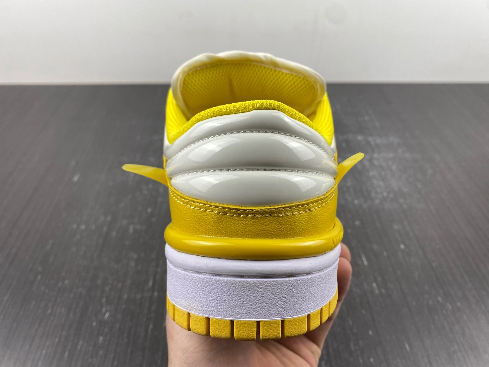 Versatile Dunk Low Twist Vivid Sulfur DZ2794- 175
