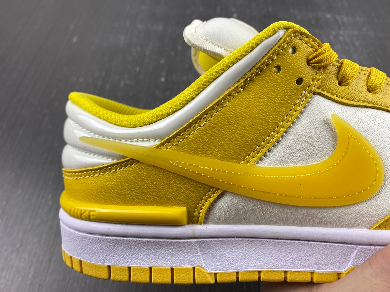 Versatile Dunk Low Twist Vivid Sulfur DZ2794- 175
