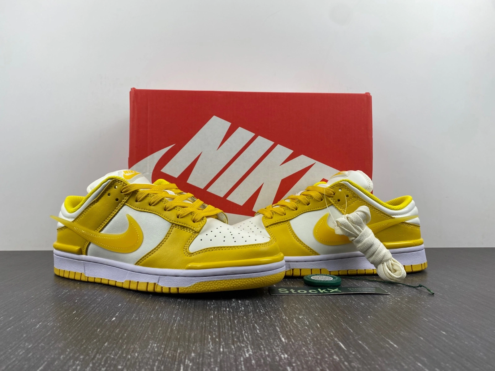 Versatile Dunk Low Twist Vivid Sulfur DZ2794- 175