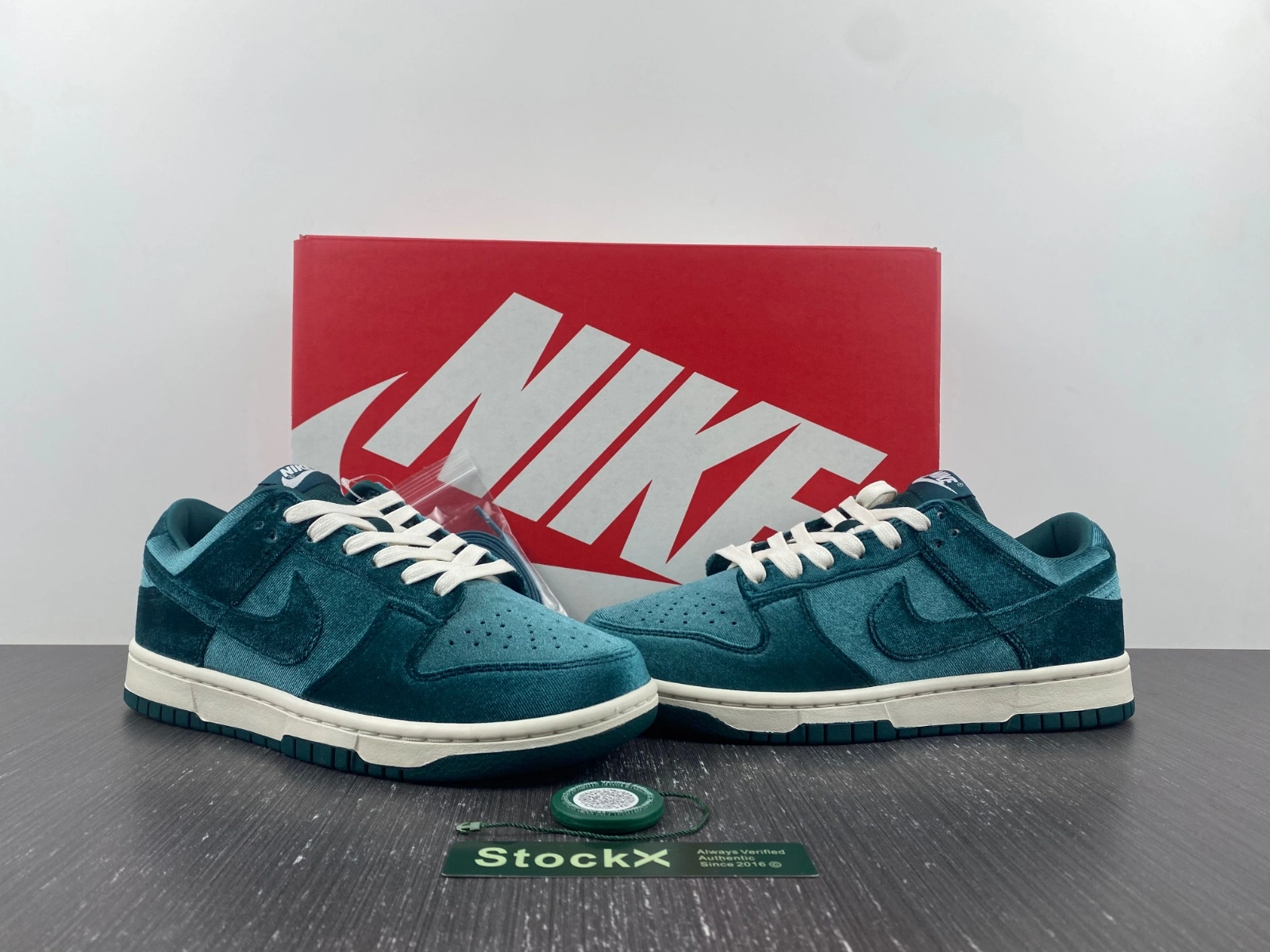 Dunk Low Velvet Teal DZ5224- Modern 271