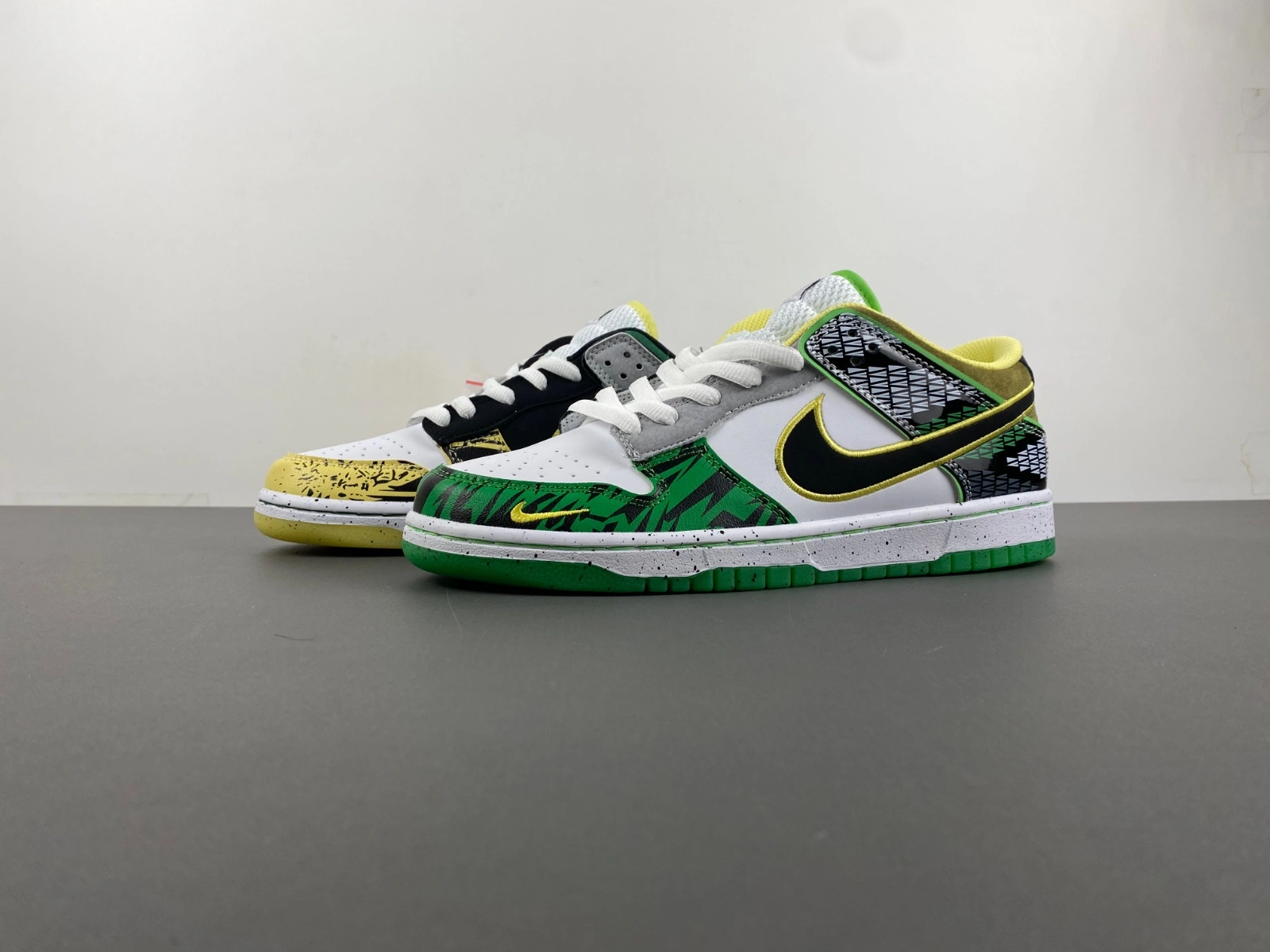 Dunk Low What the Duck Away University of Oregon PE HV1454- Lightweight 15