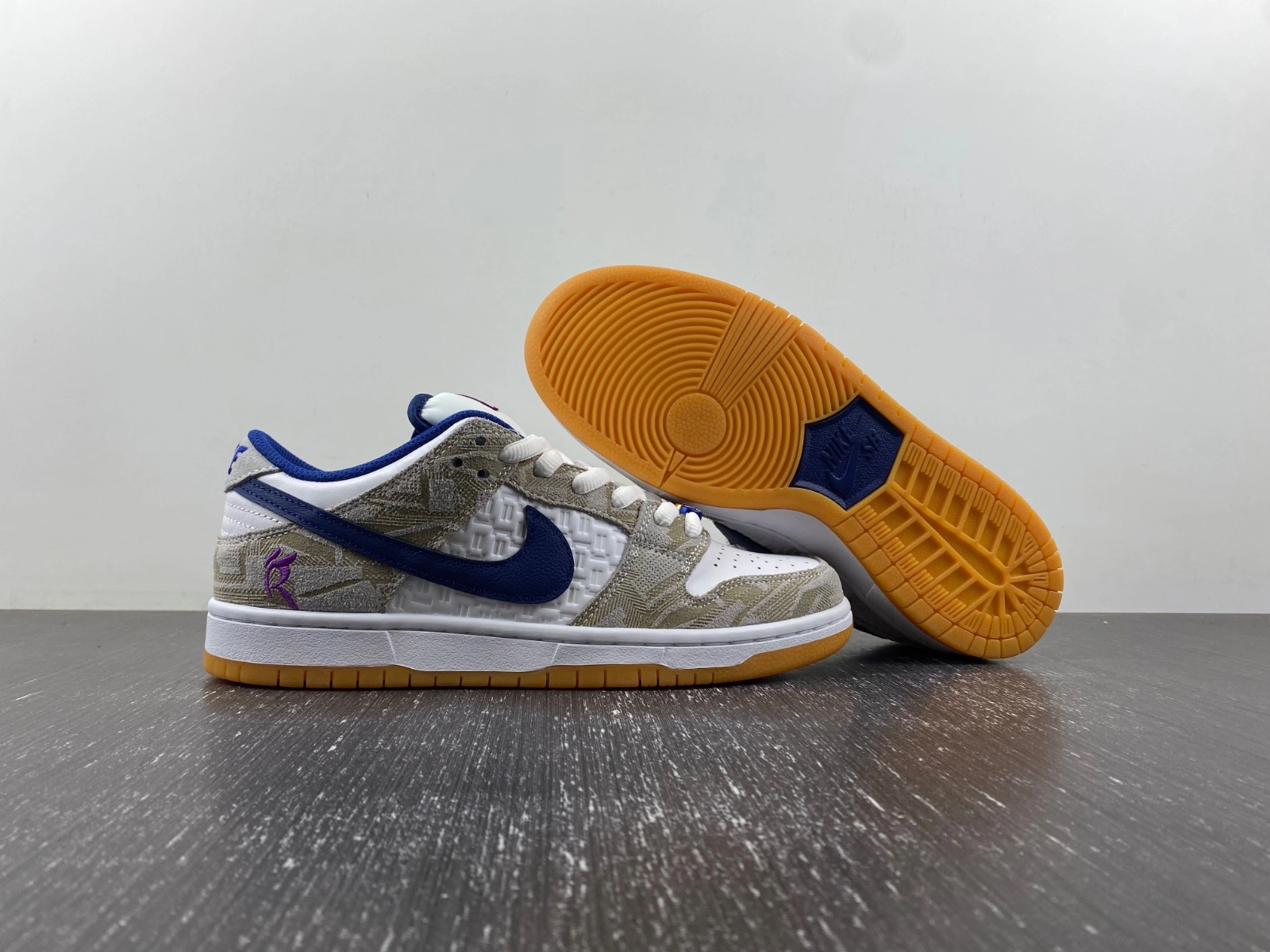 SmoothTexture Dunk SB Low Rayssa Leal FZ5251- 40