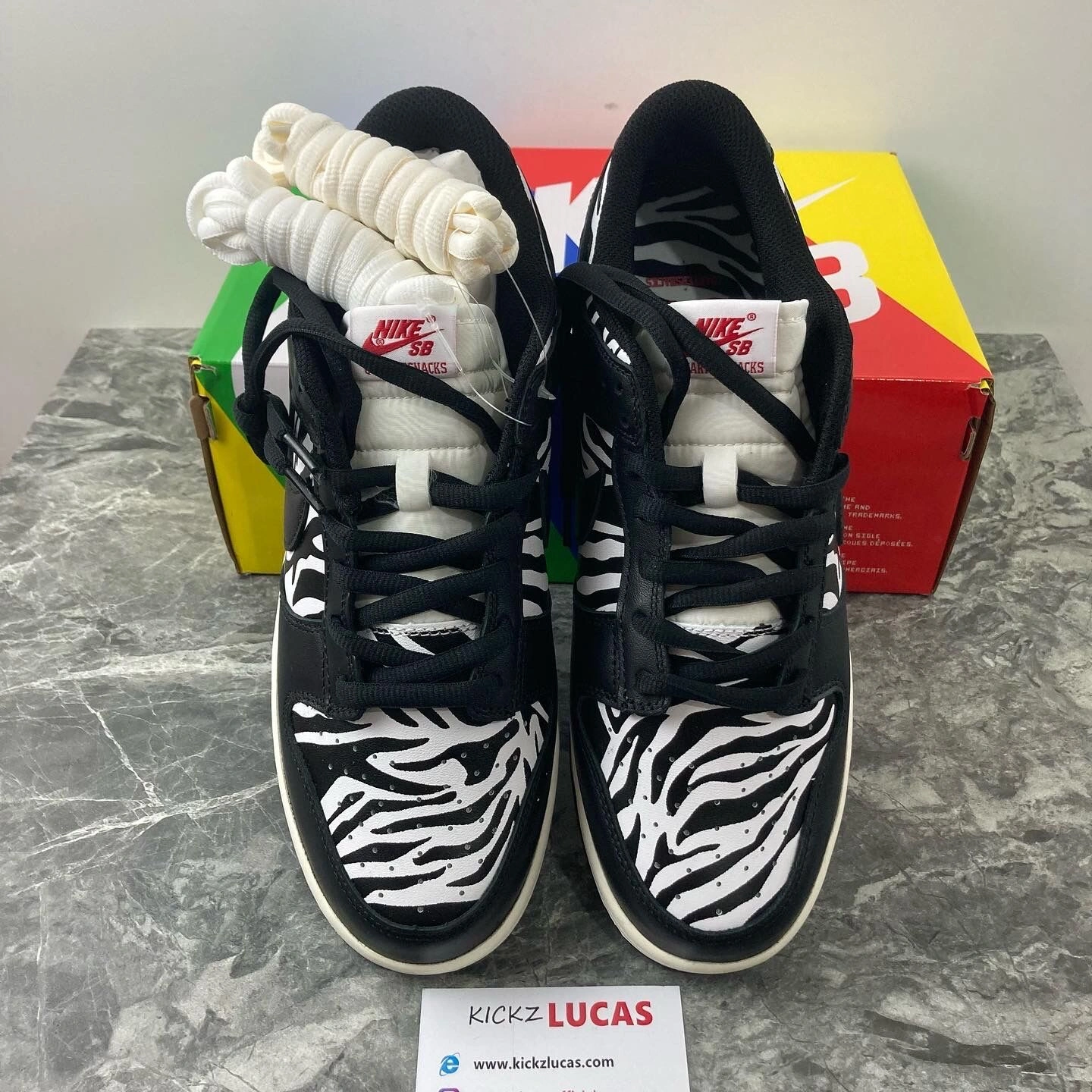Minimalist Dunk SB Low Zebra DM3510- 518