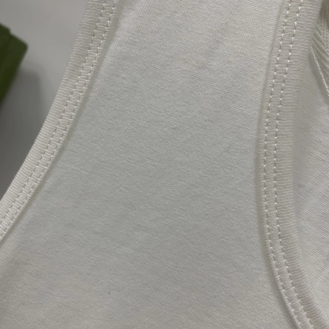 E*ssentials Vest Top Quality WM 20230626- Bold 11798