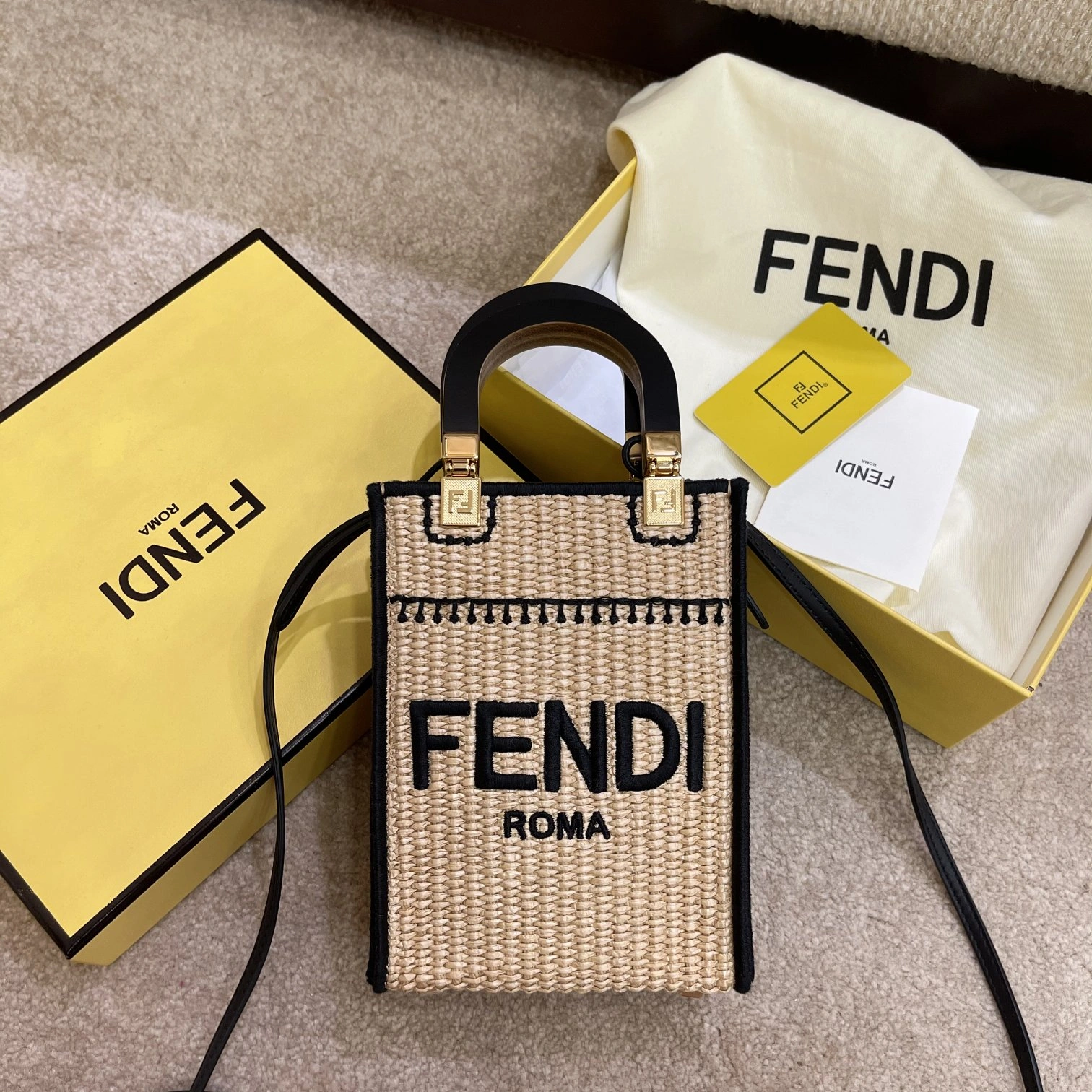 Lightweight F*endi Bag Top Quality 13*6.5*18cm 9340