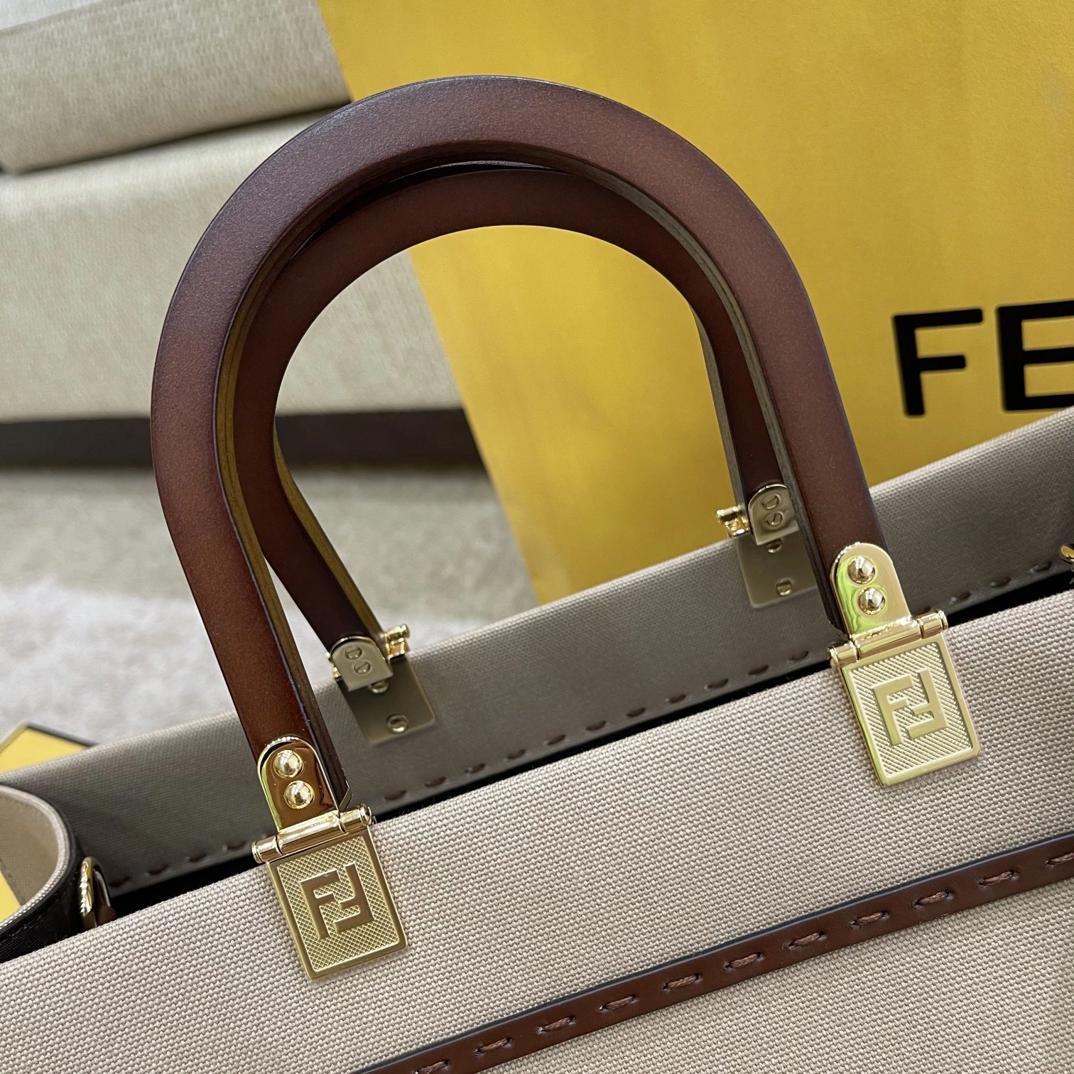 Sophisticated F*endi Bag Top Quality 35*17*31cm 9341