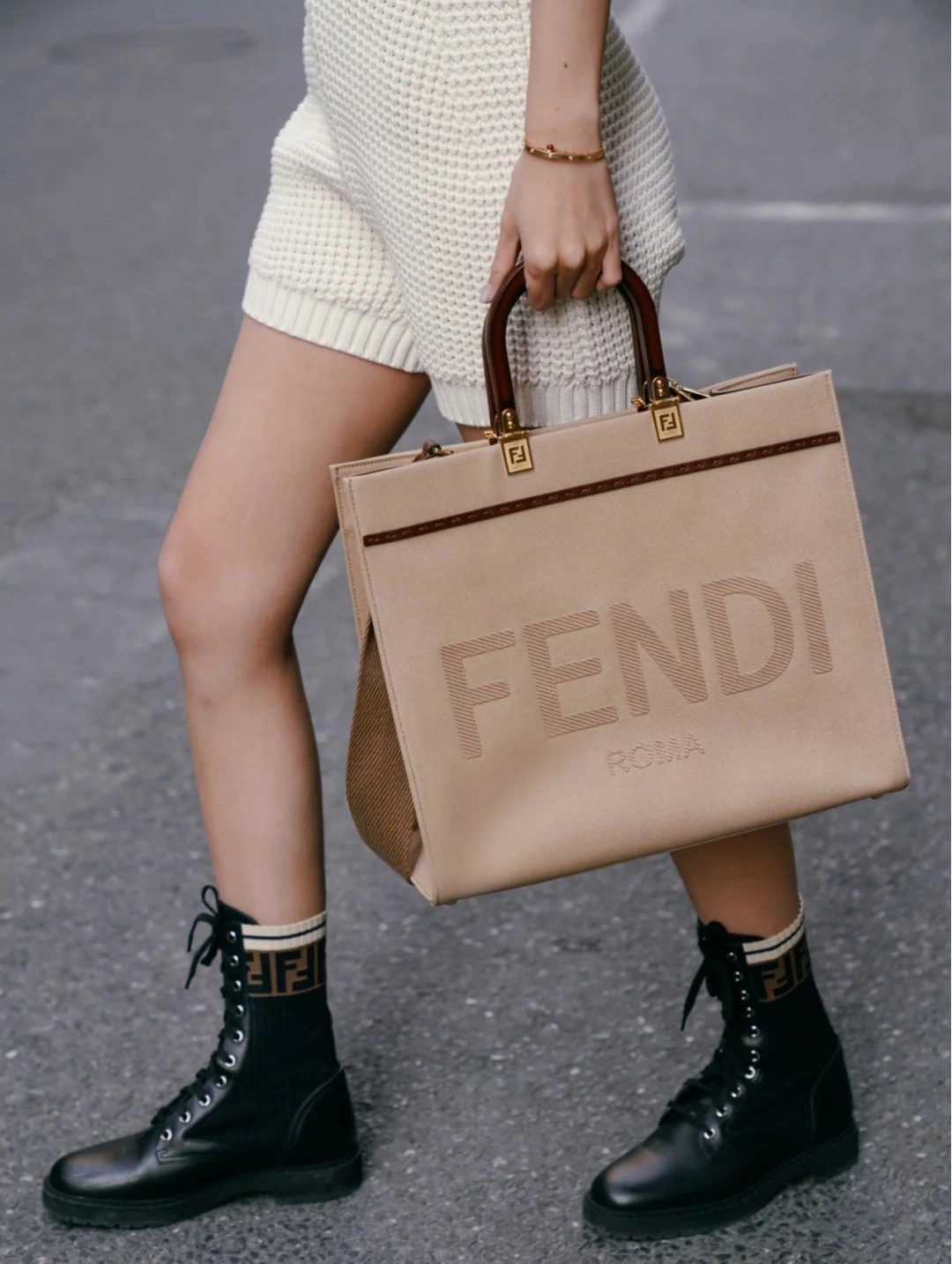 Sophisticated F*endi Bag Top Quality 35*17*31cm 9341