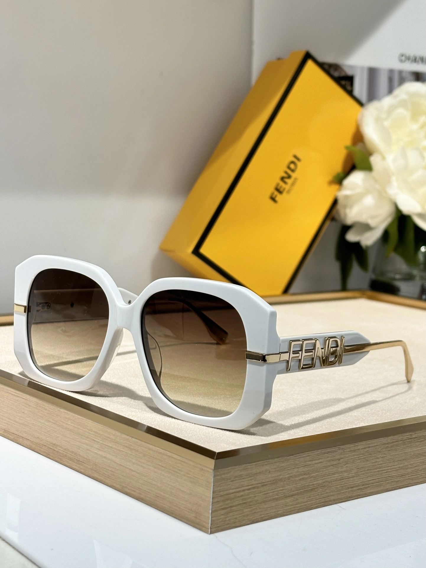 Premium F*endi Glasses Top XX 20240511- 17087