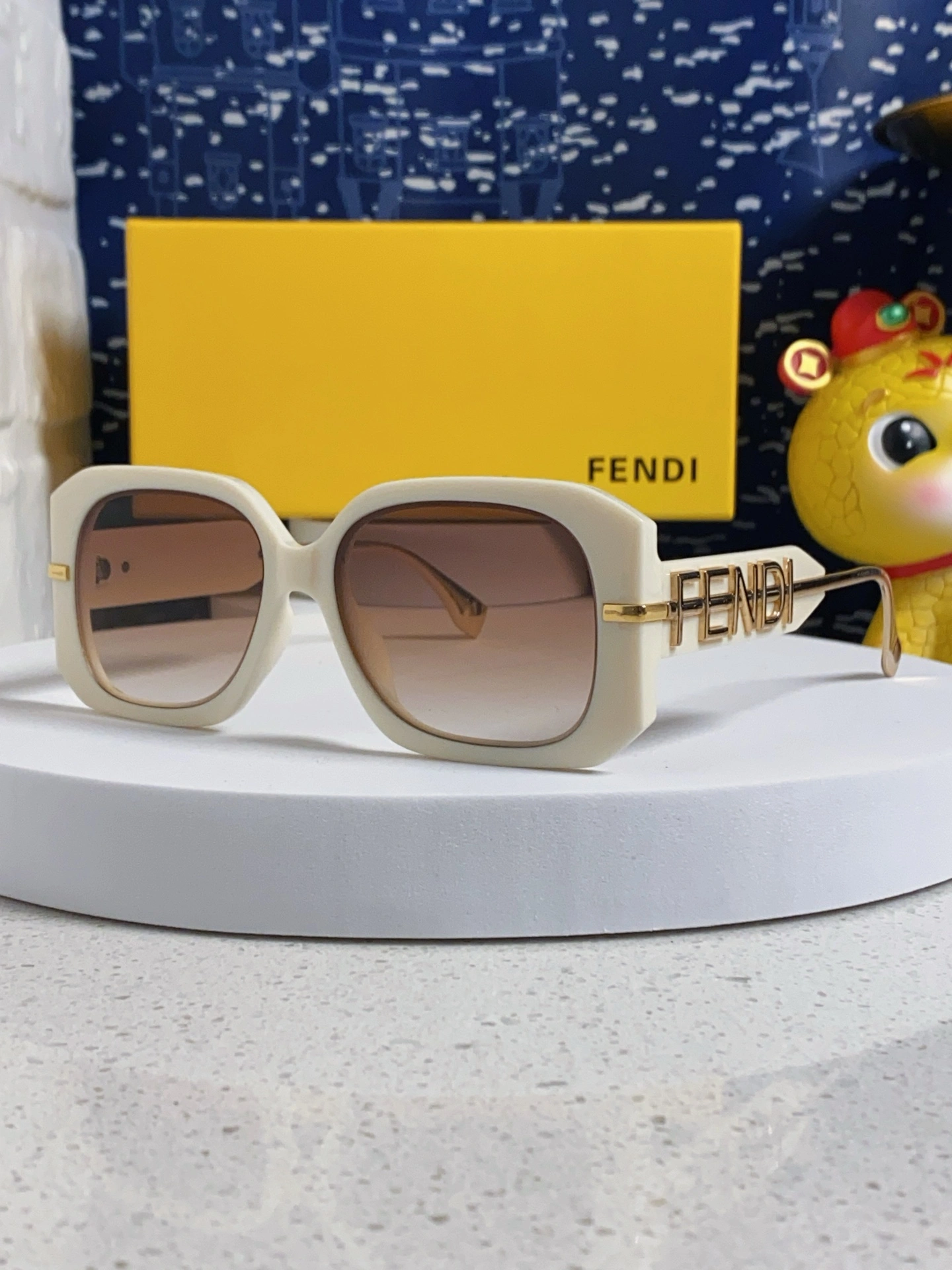 F*endi Glasses Top XX 20250402- TechFriendly 17084