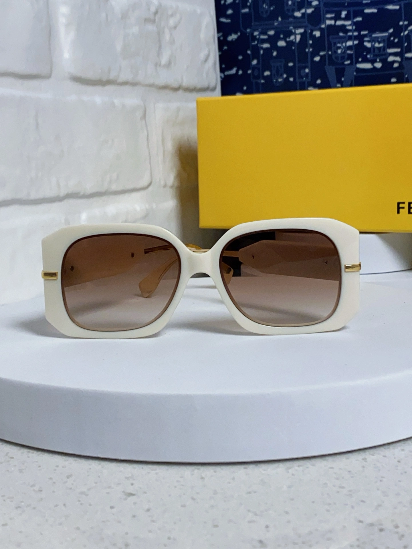F*endi Glasses Top XX 20250402- TechFriendly 17084